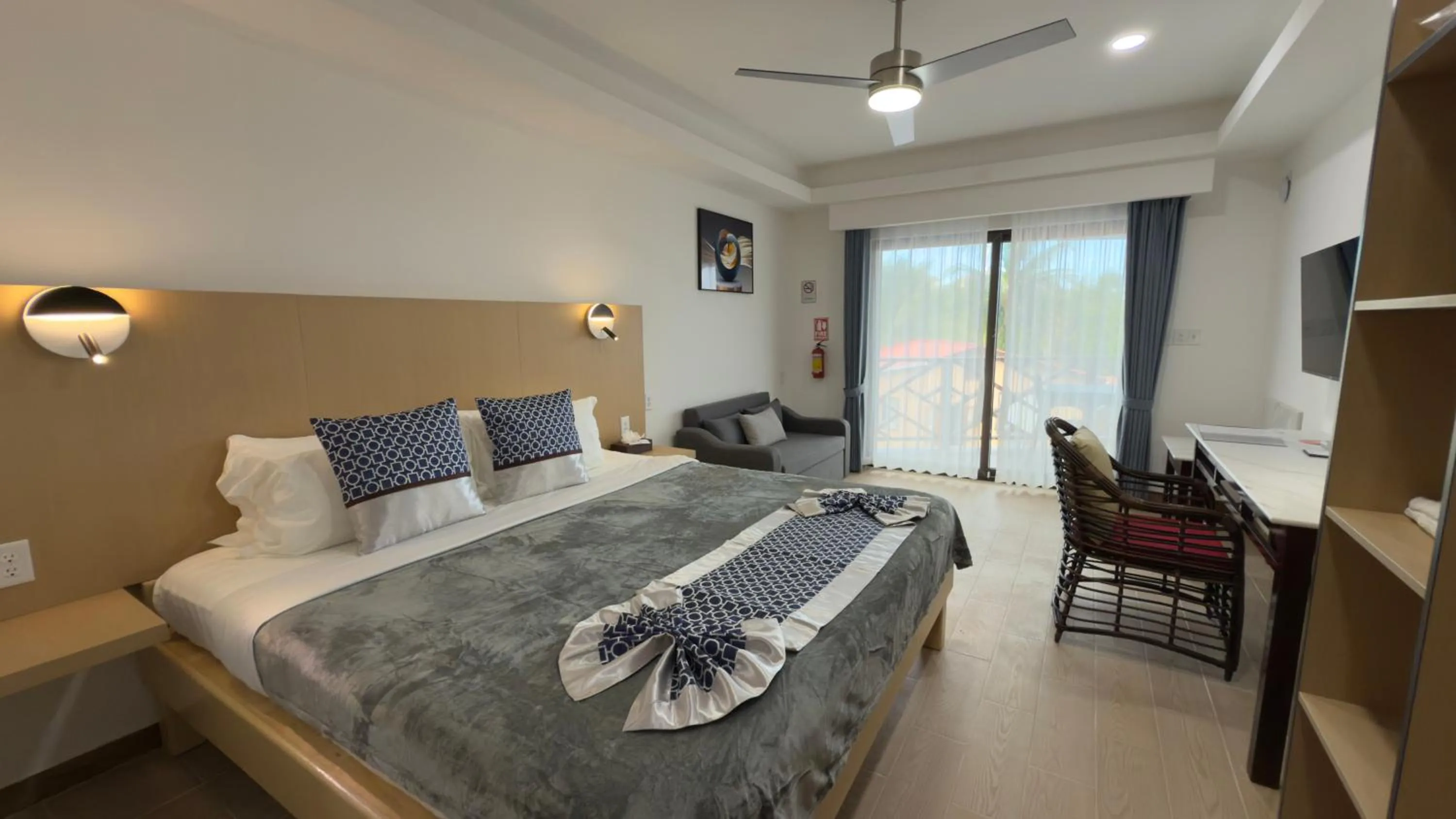 Bedroom, Bed in Captain Morgan's Retreat