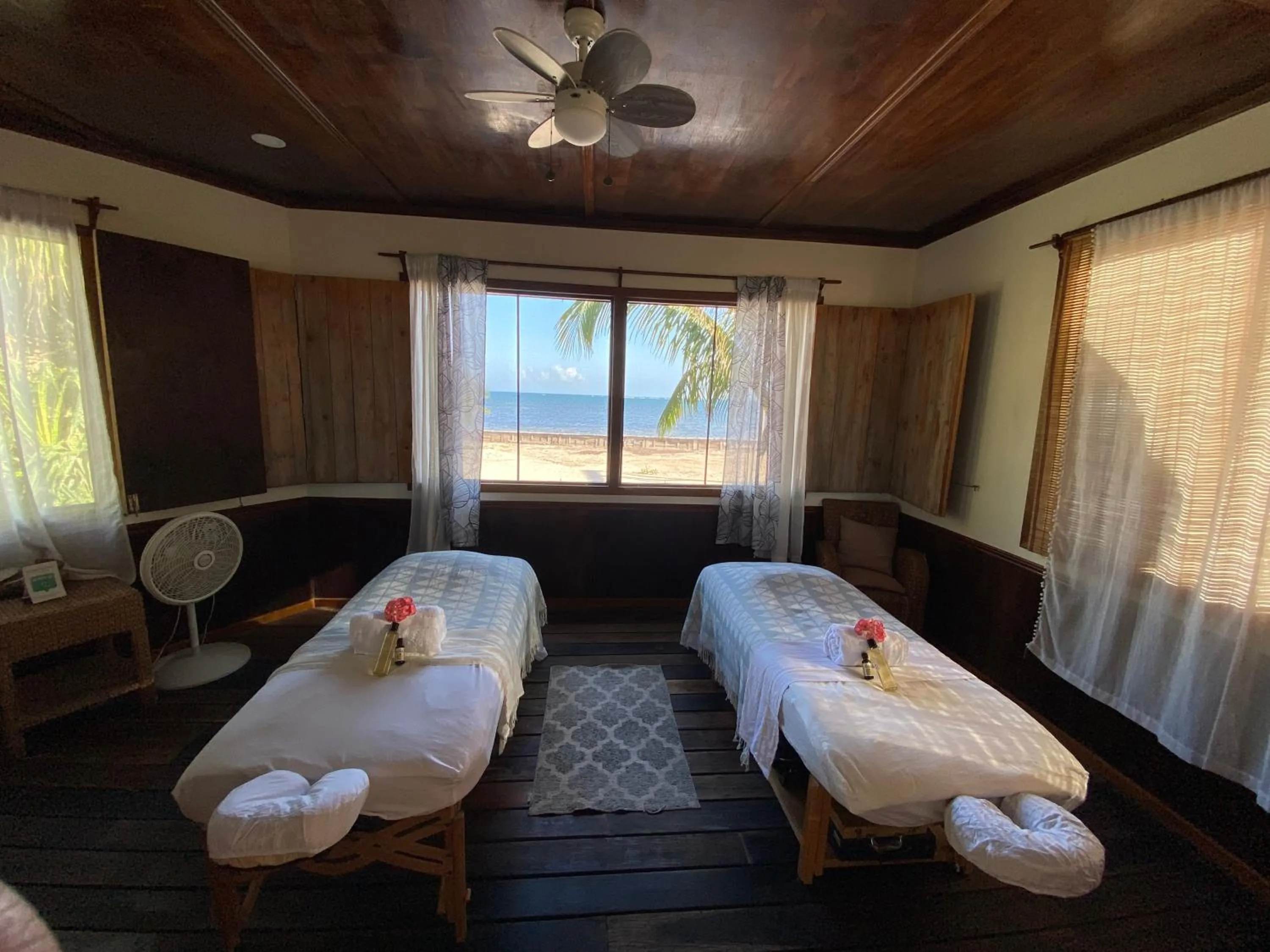 Spa and wellness centre/facilities, Bed in Captain Morgan's Retreat