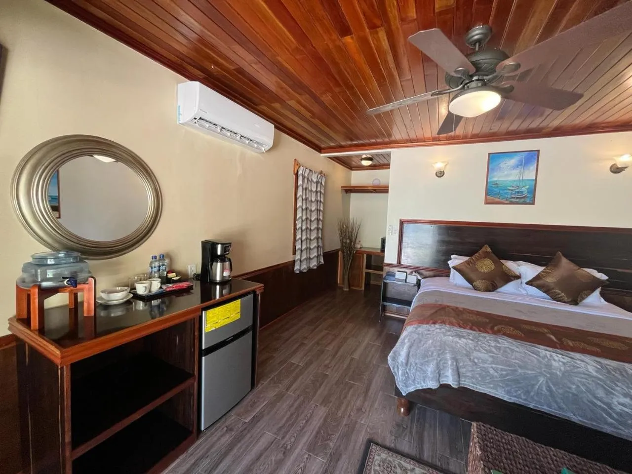 Bed in Captain Morgan's Retreat