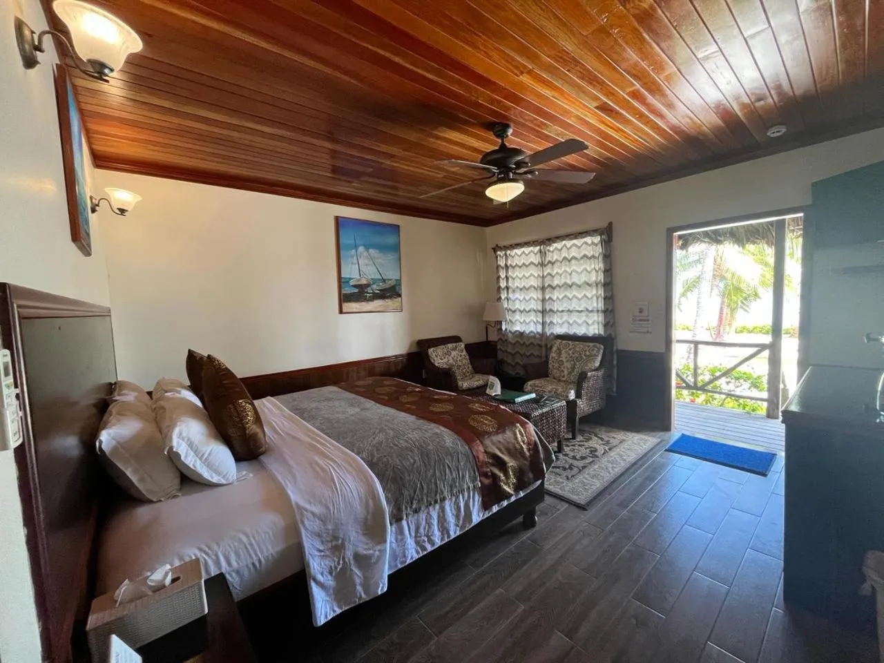 Bed in Captain Morgan's Retreat