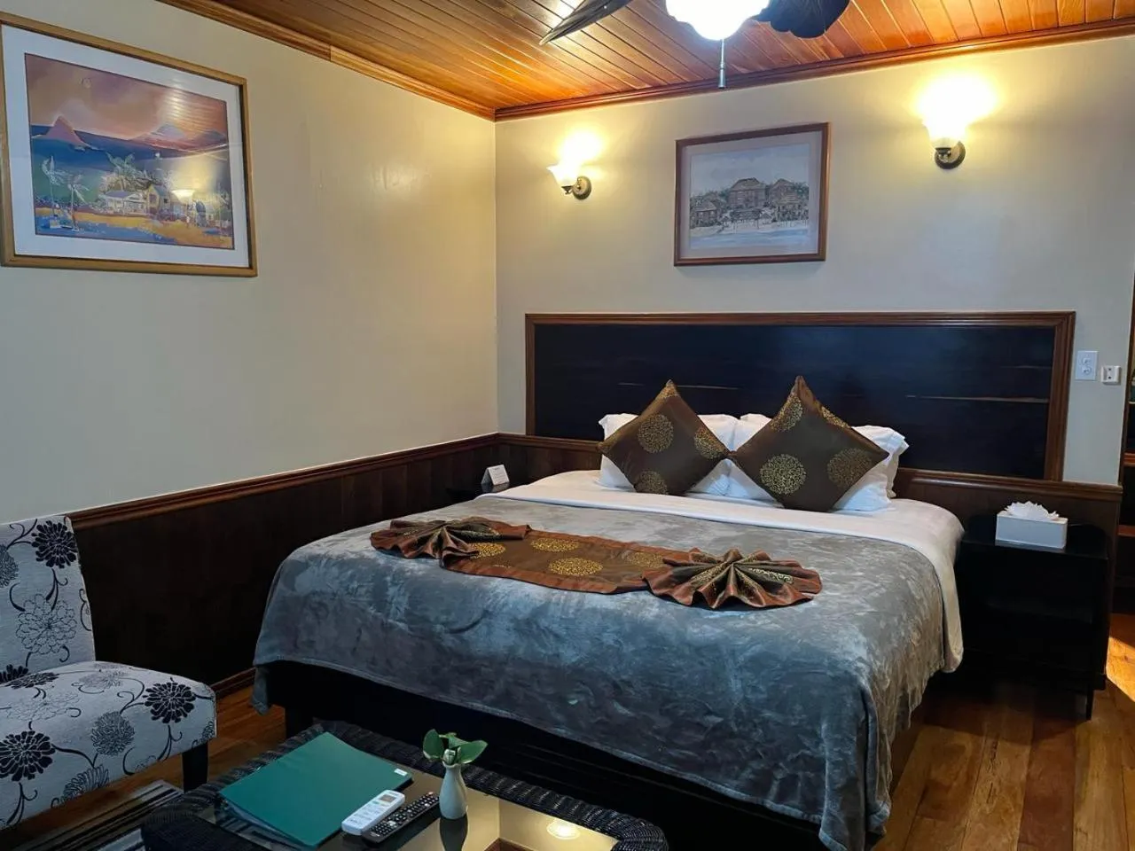 Bed in Captain Morgan's Retreat