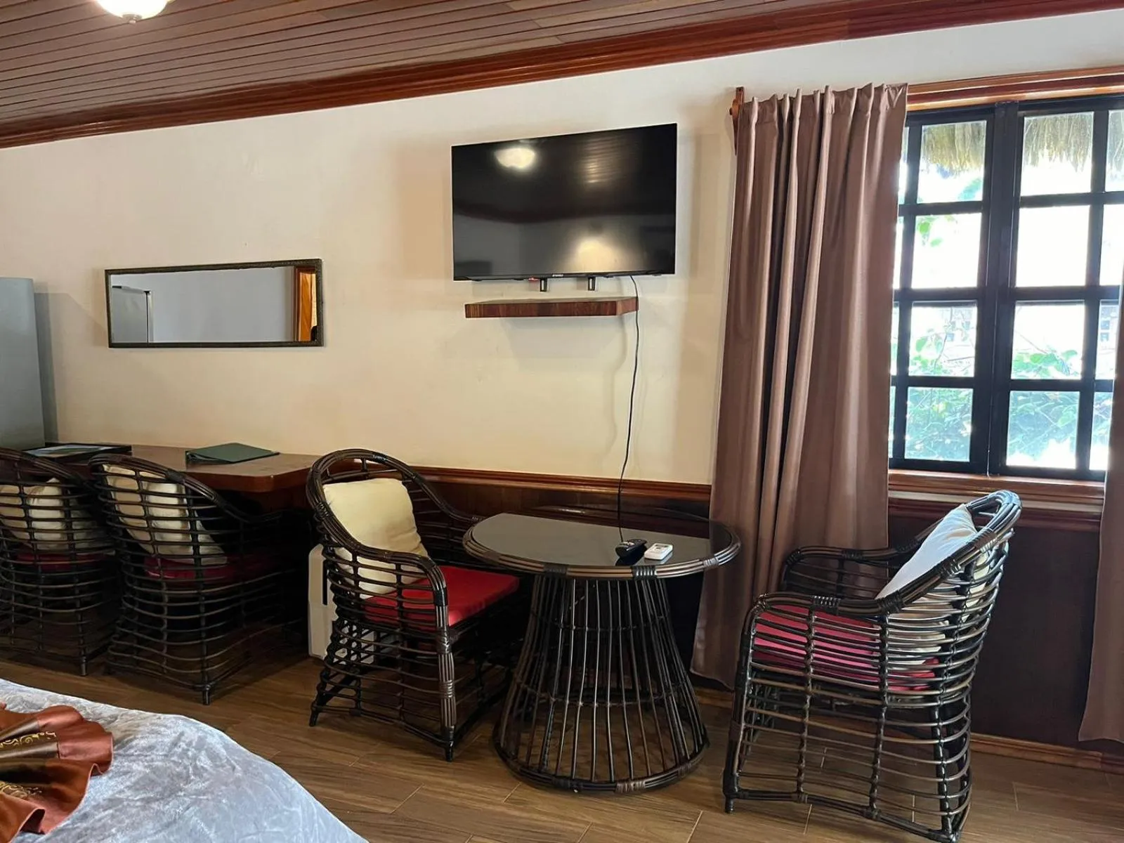 Property building, Bed in Captain Morgan's Retreat