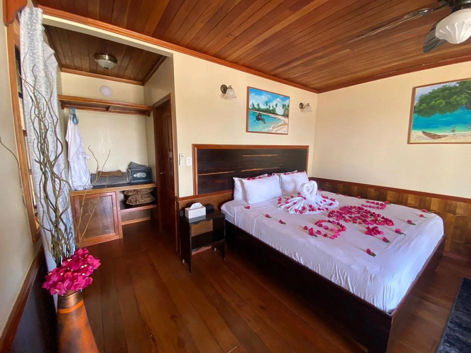 Bed in Captain Morgan's Retreat