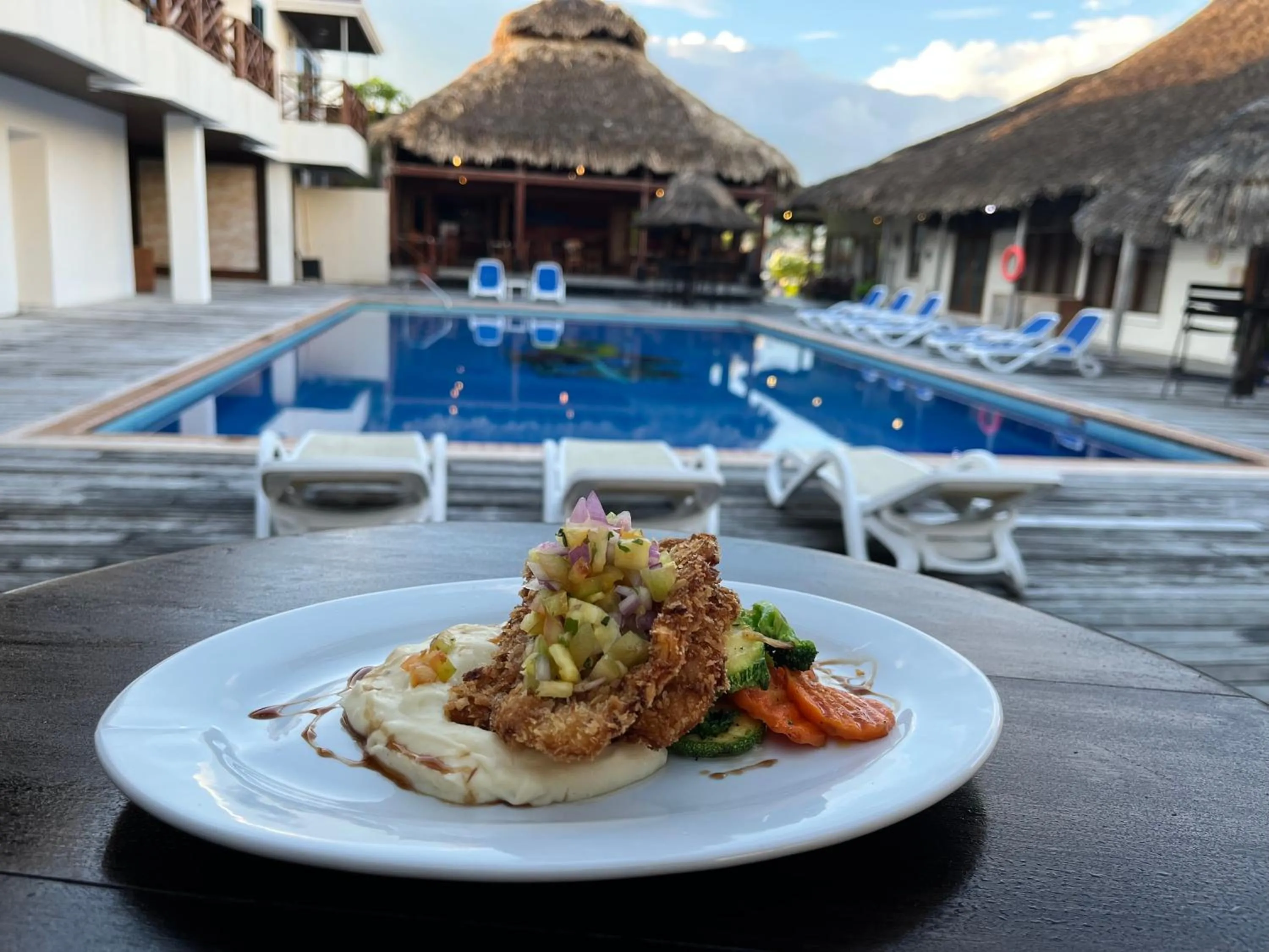 Food in Captain Morgan's Retreat