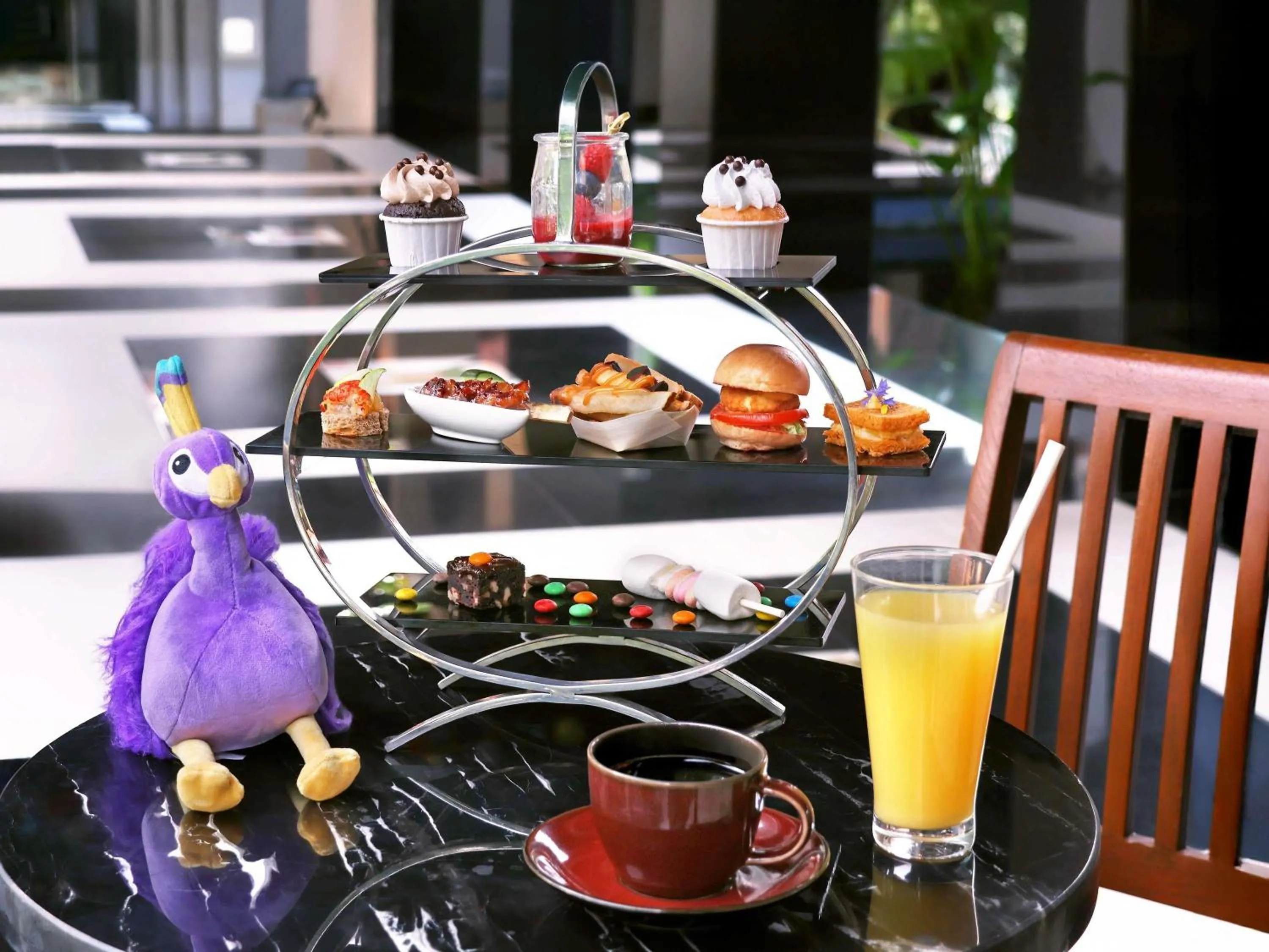 Lounge or bar in Sofitel Singapore Sentosa