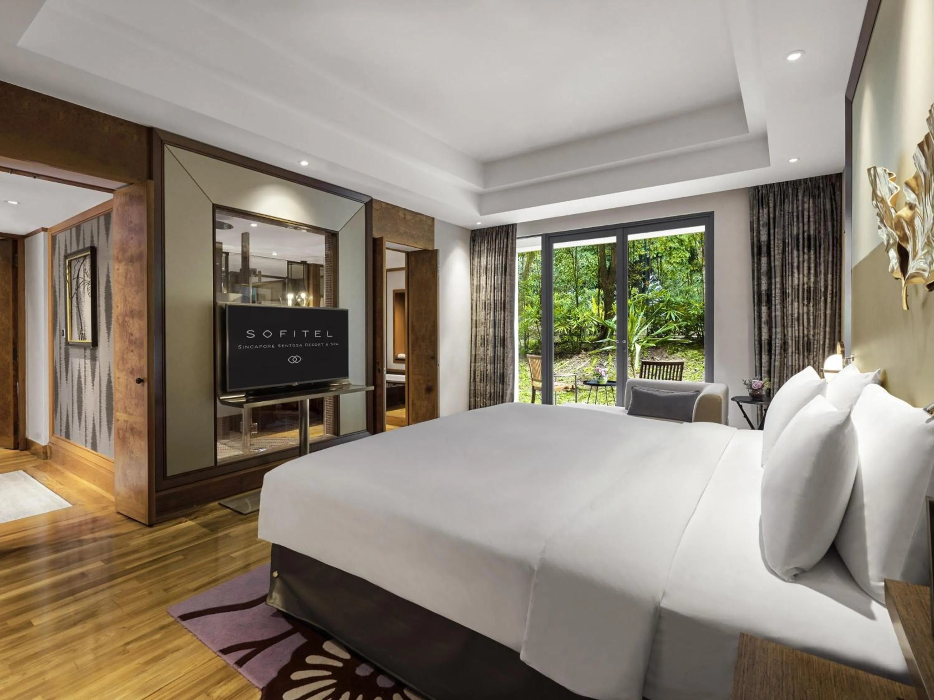 Photo of the whole room, Bed in Sofitel Singapore Sentosa
