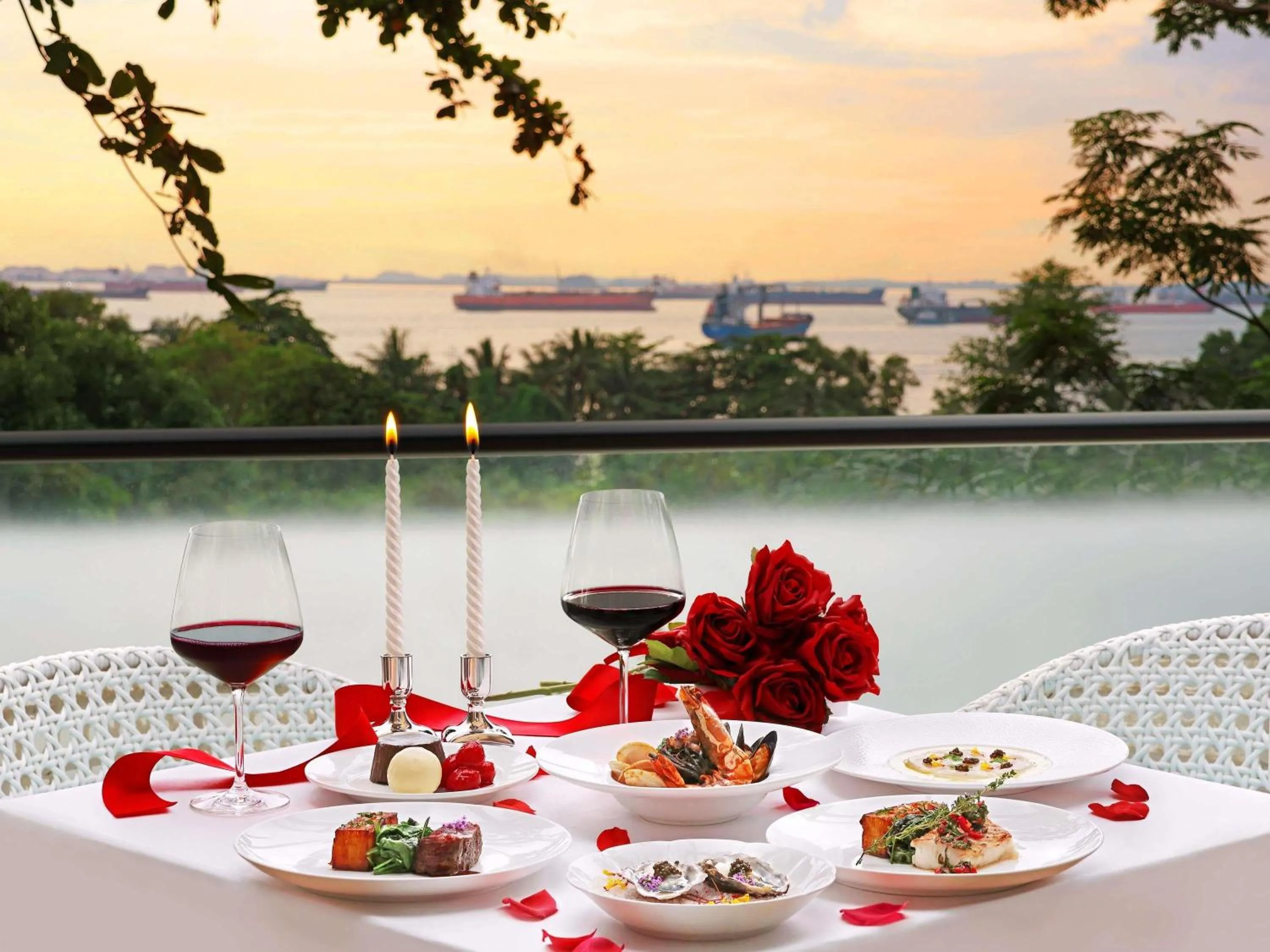 Restaurant/places to eat in Sofitel Singapore Sentosa