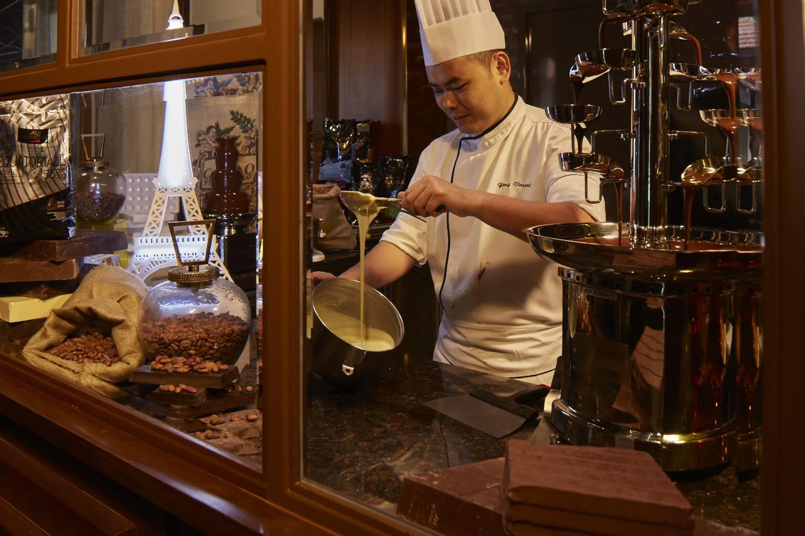 Restaurant/places to eat in Sofitel Singapore Sentosa