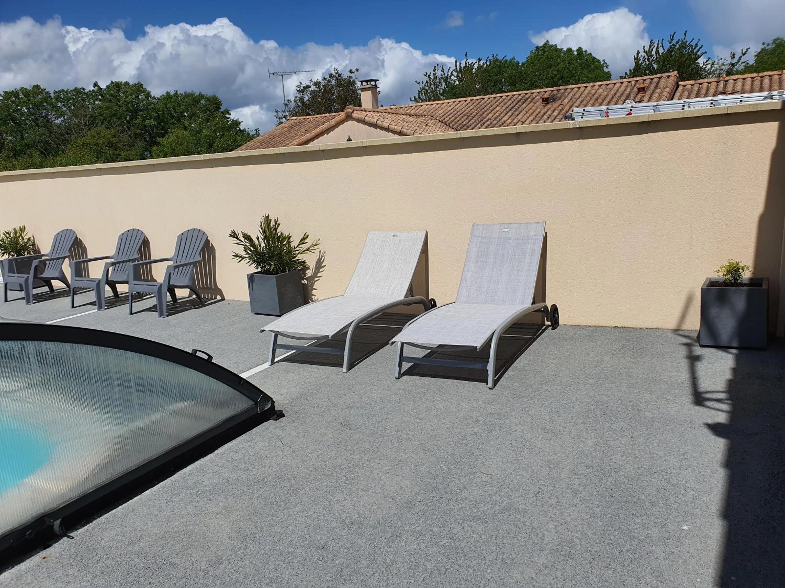 Swimming pool in Chez les J-FOLAIS - 3 kms Puy duFou - Les Epesses