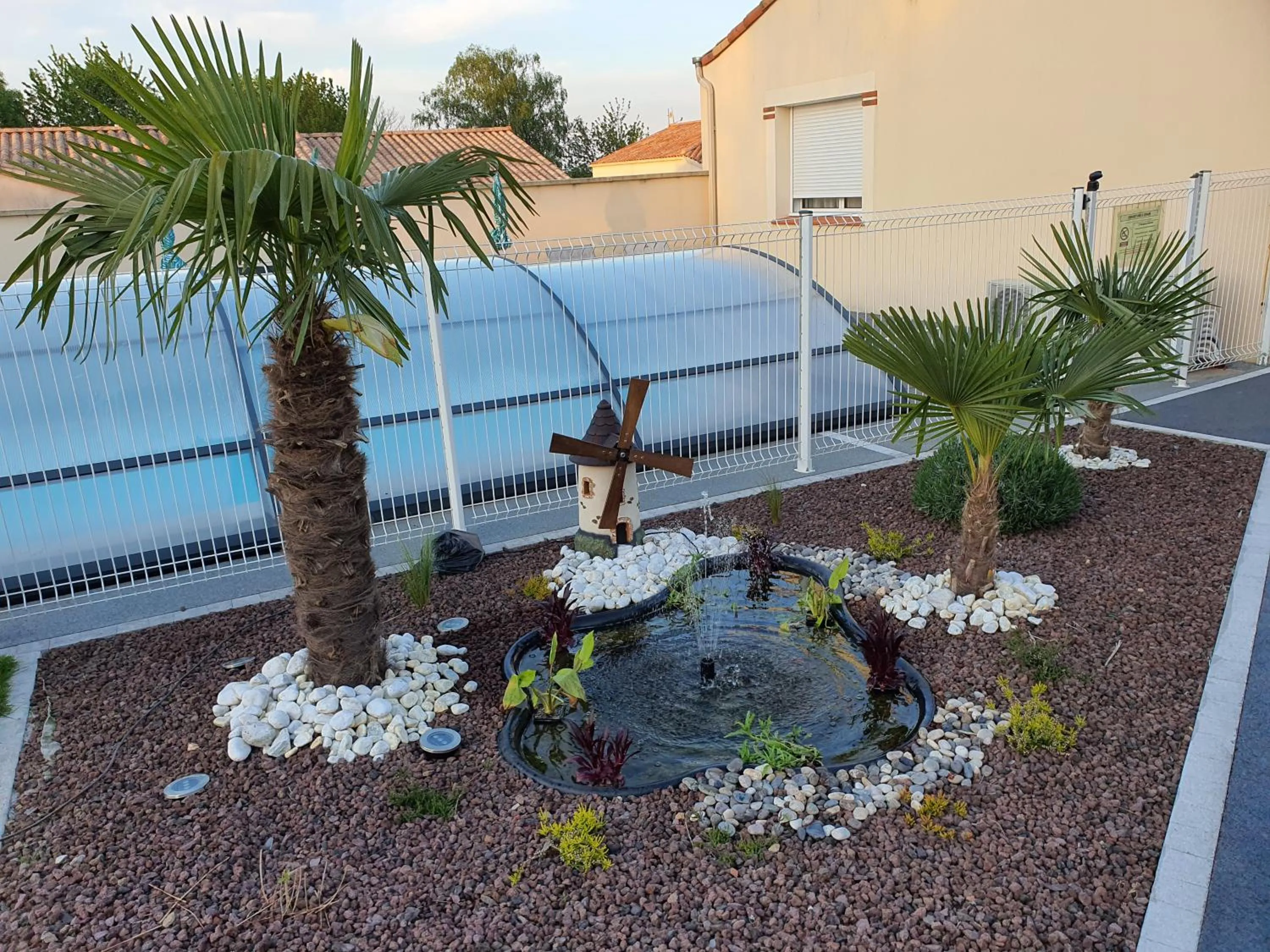 Garden in Chez les J-FOLAIS - 3 kms Puy duFou - Les Epesses