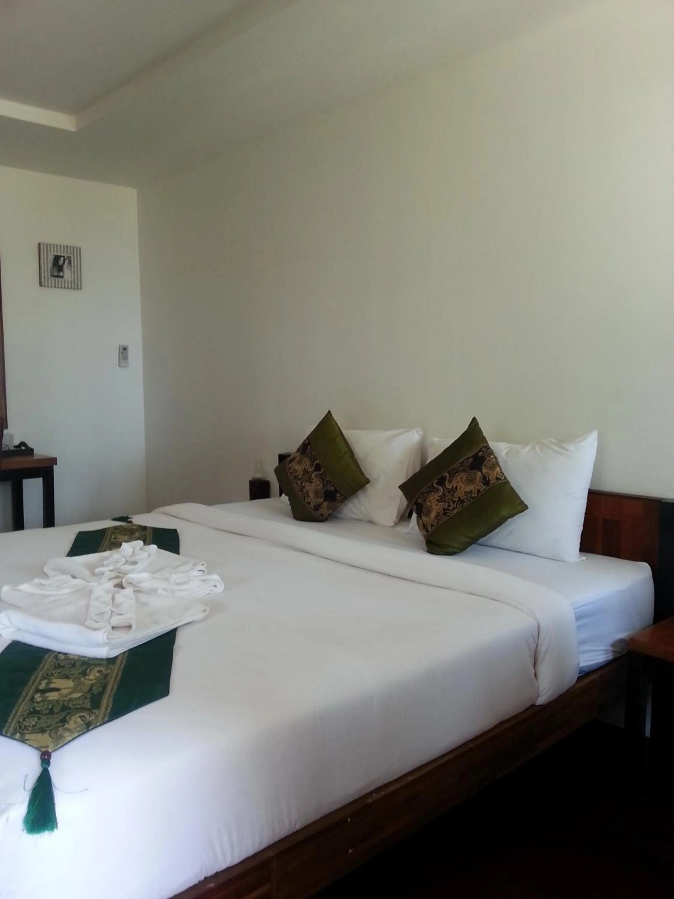 Photo of the whole room, Bed in New Ozone Resort & Spa