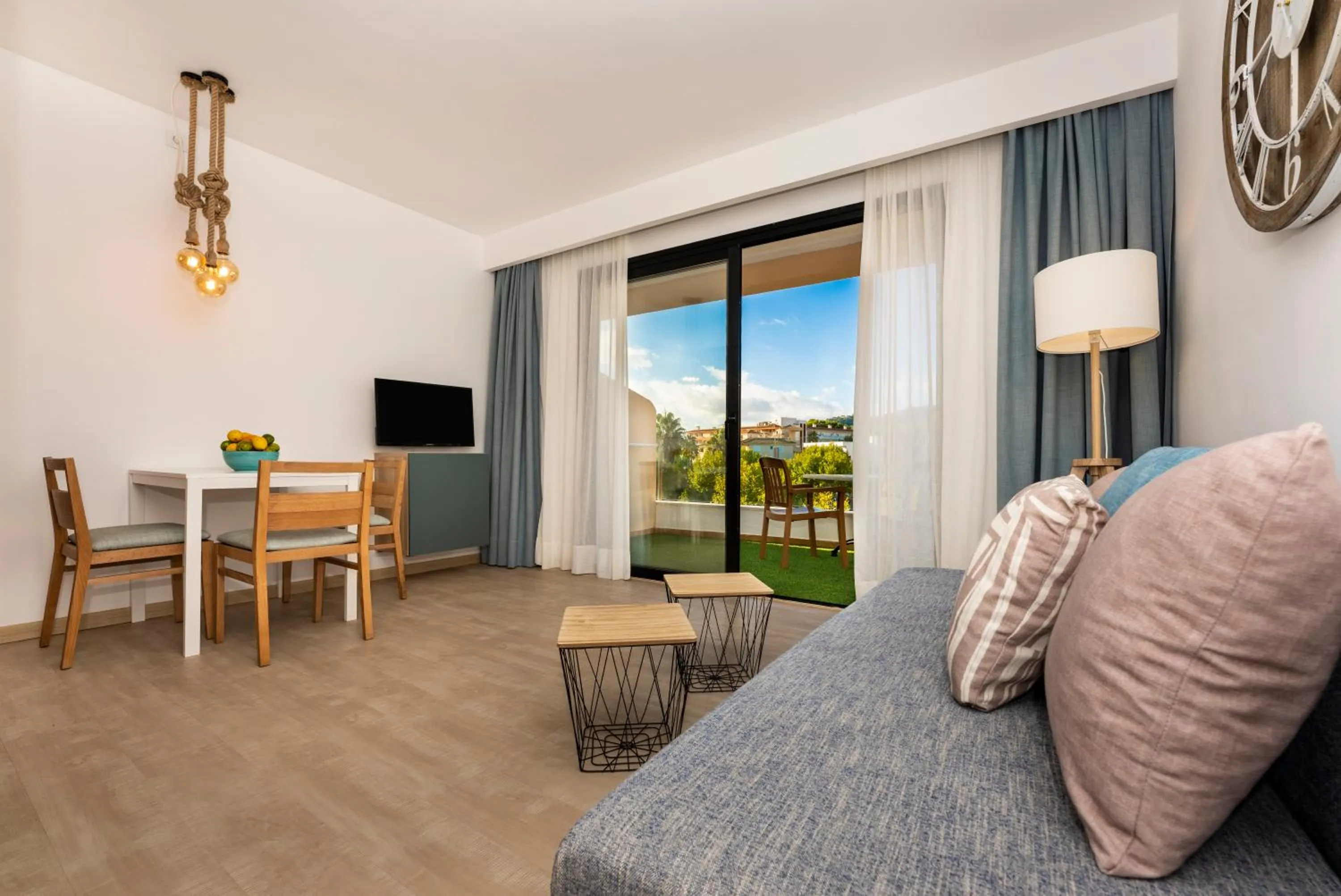 Living room in Apartamentos S'Olivera