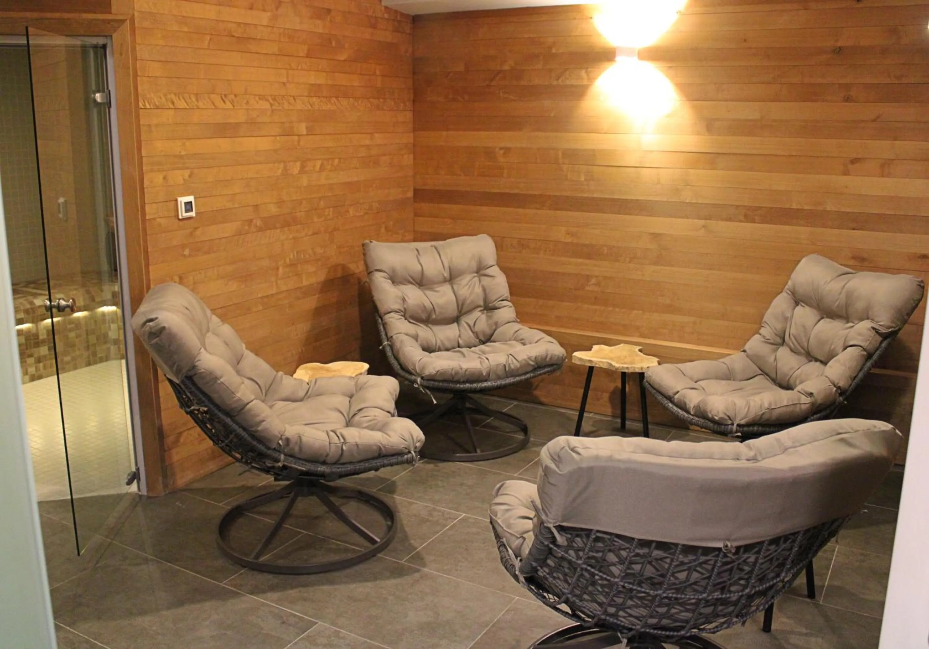 Steam room in Pine Resort