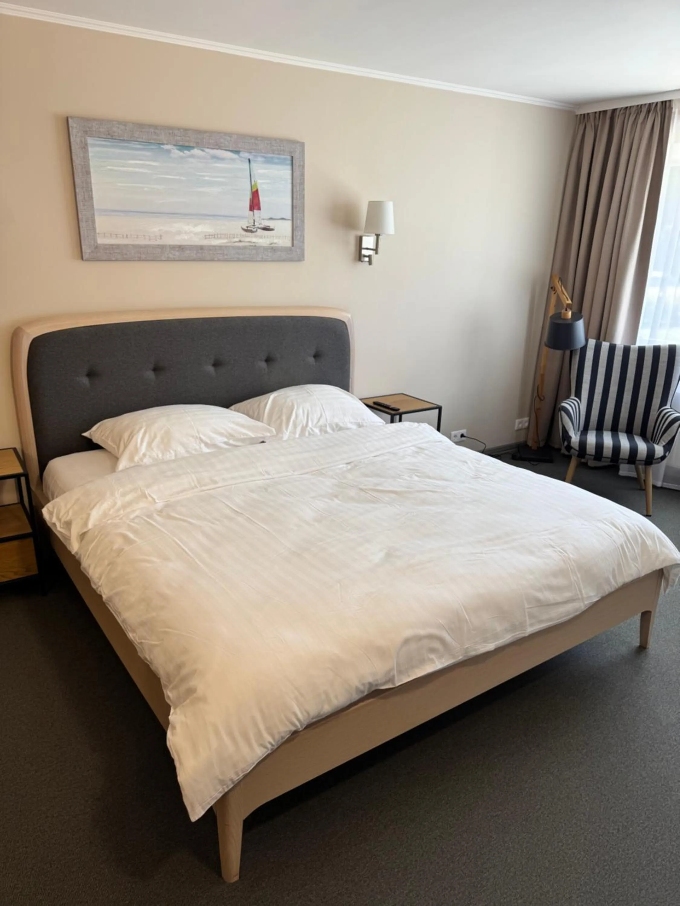 Bedroom, Bed in Pine Resort