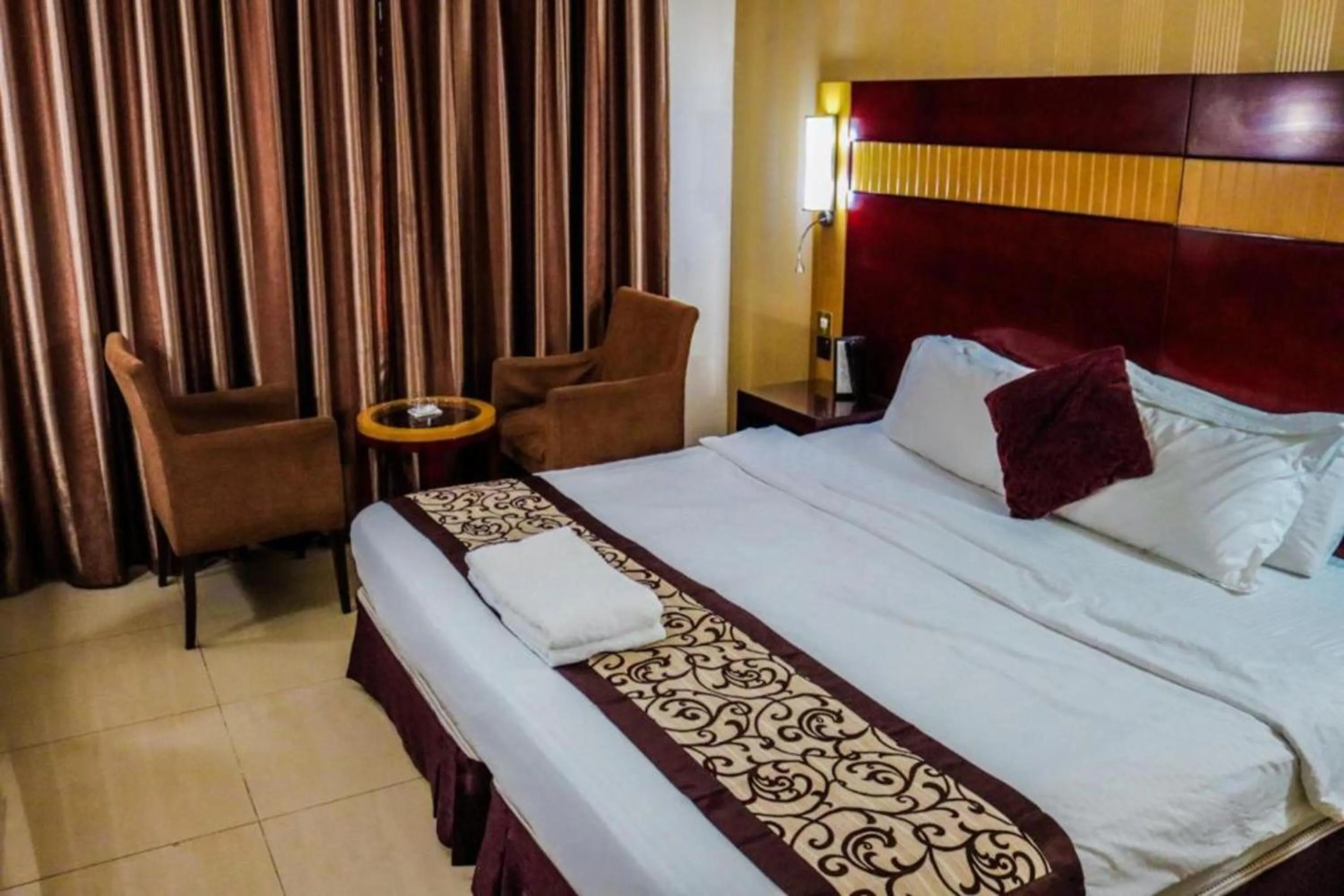 Photo of the whole room, Bed in Palette Phoenix Hotel