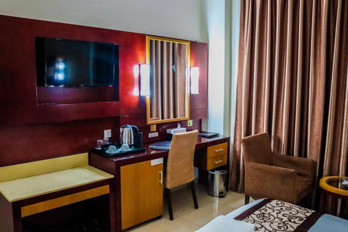 Photo of the whole room, Bed in Phoenix Hotel Dubai