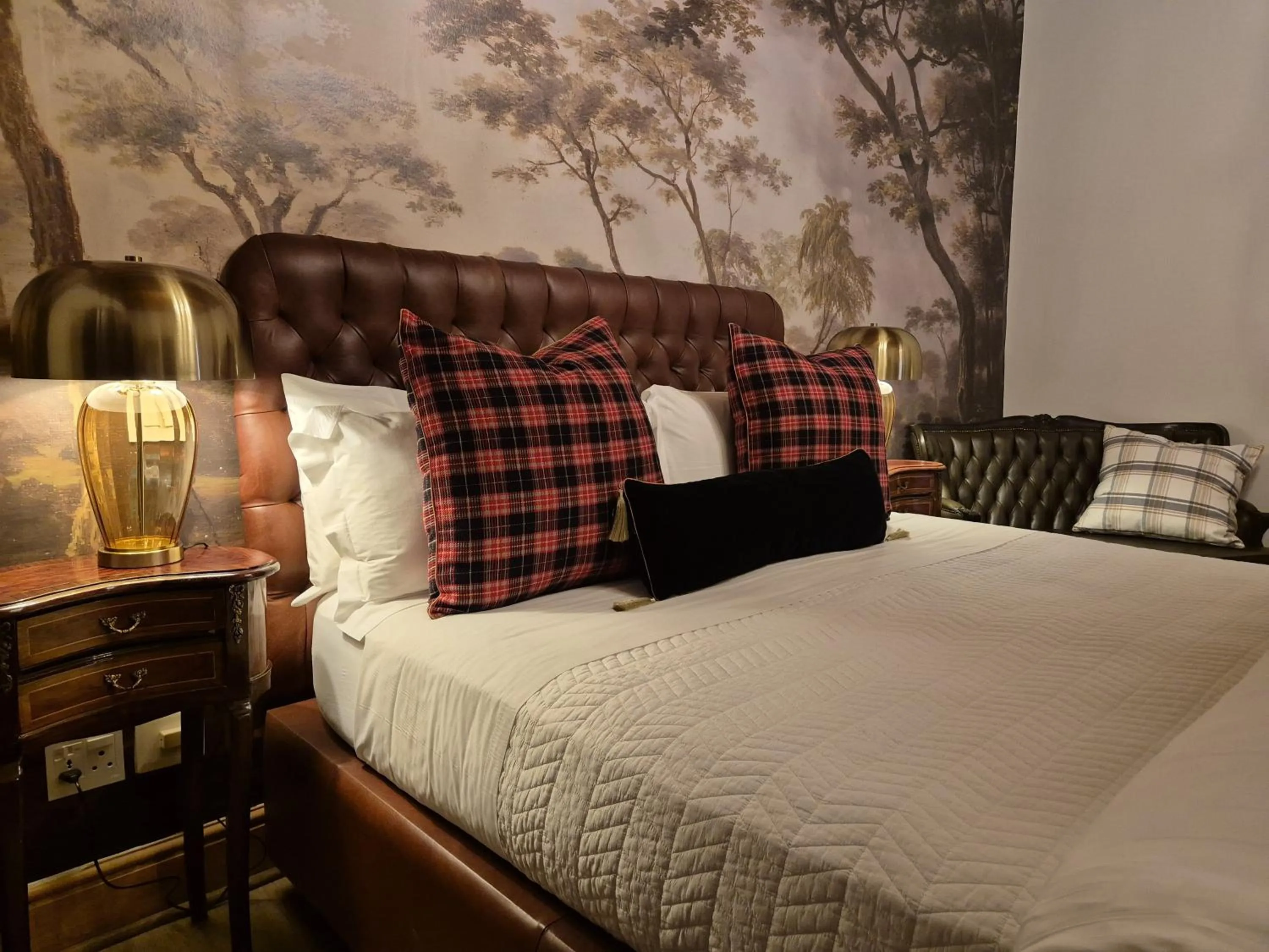 Restaurant/places to eat, Bed in Webersburg