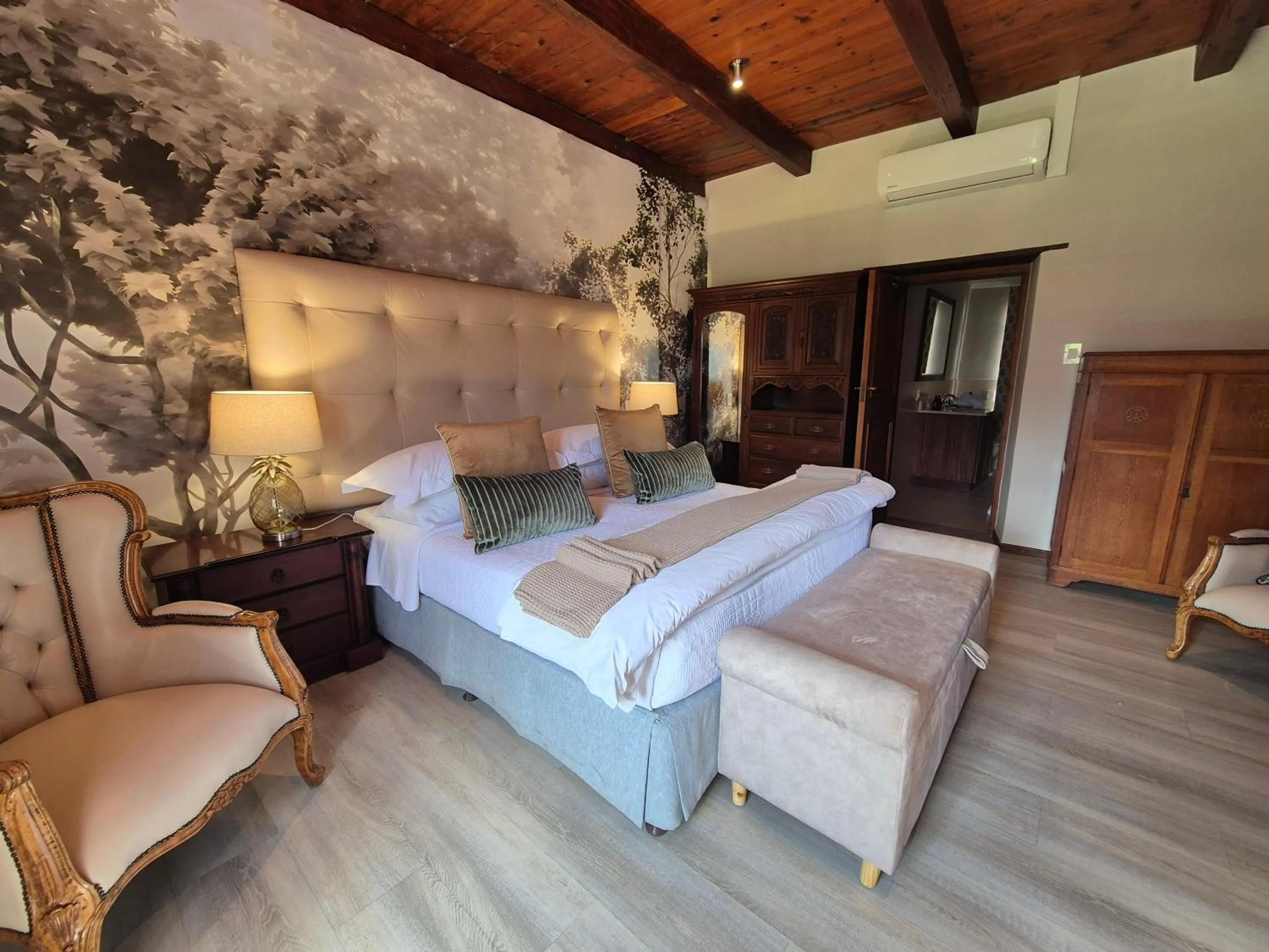 Property building, Bed in Webersburg