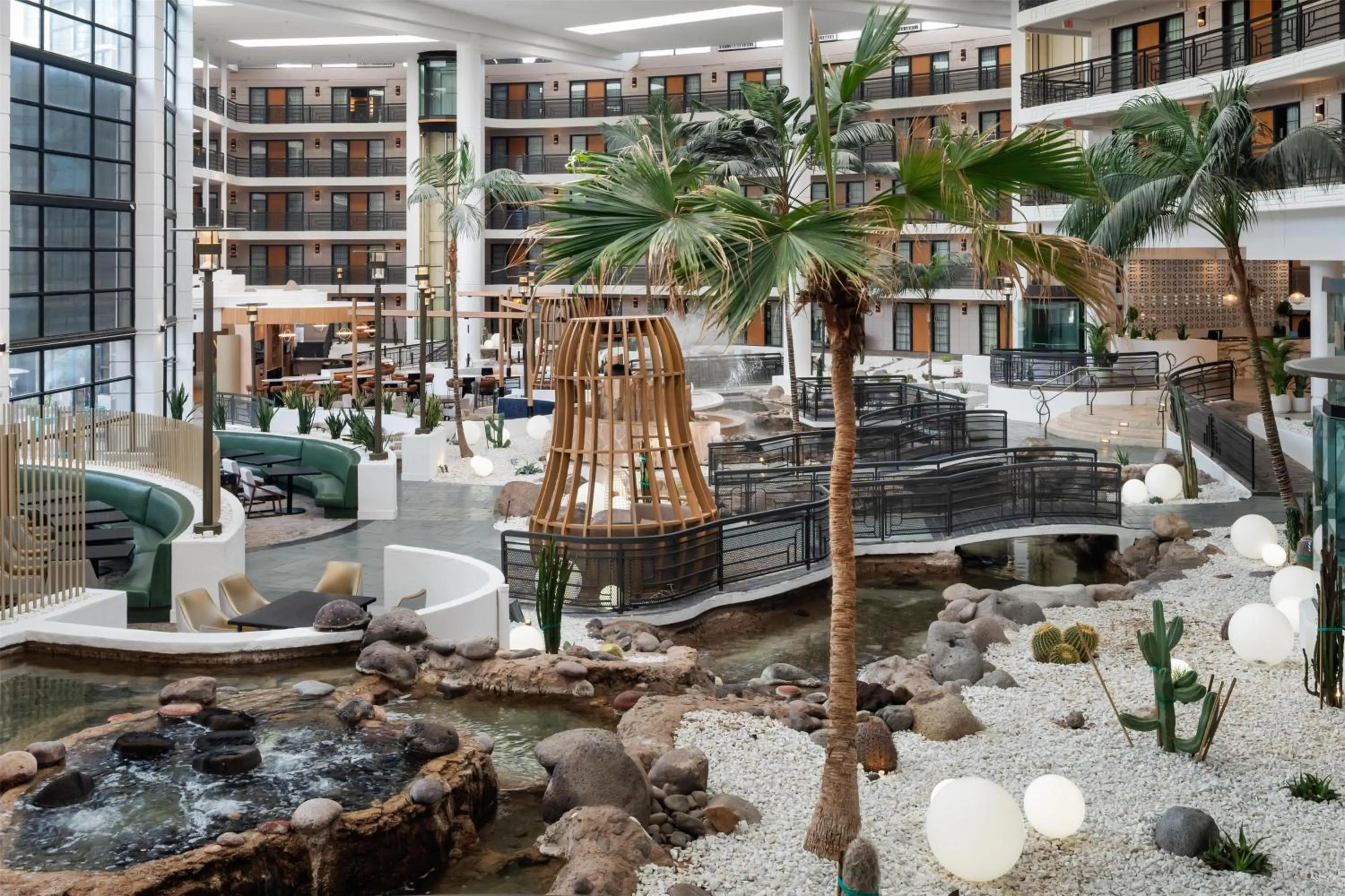 Lobby or reception in Embassy Suites by Hilton Phoenix Biltmore