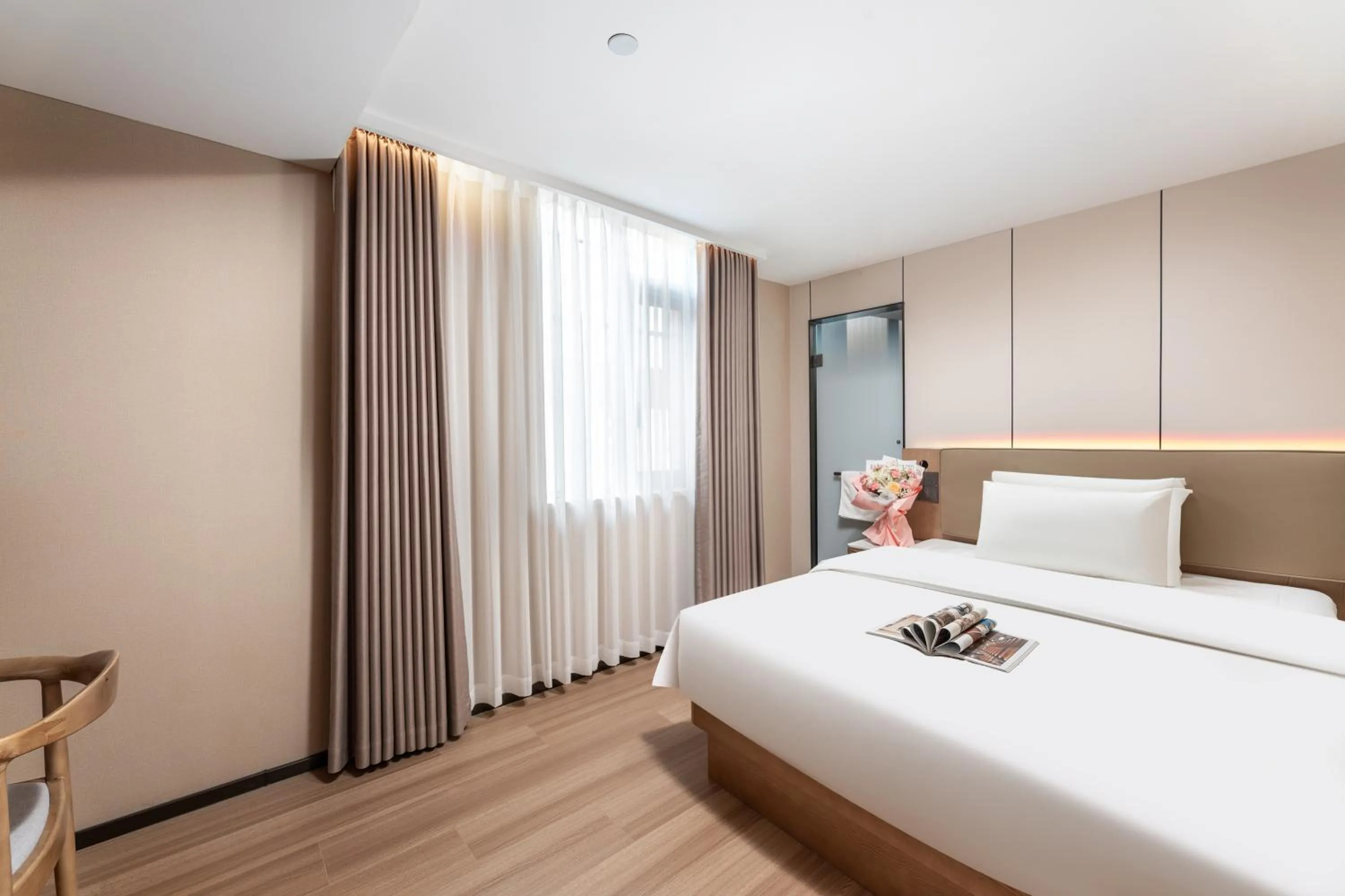 Bed in Guangzhou JinTang Hotel