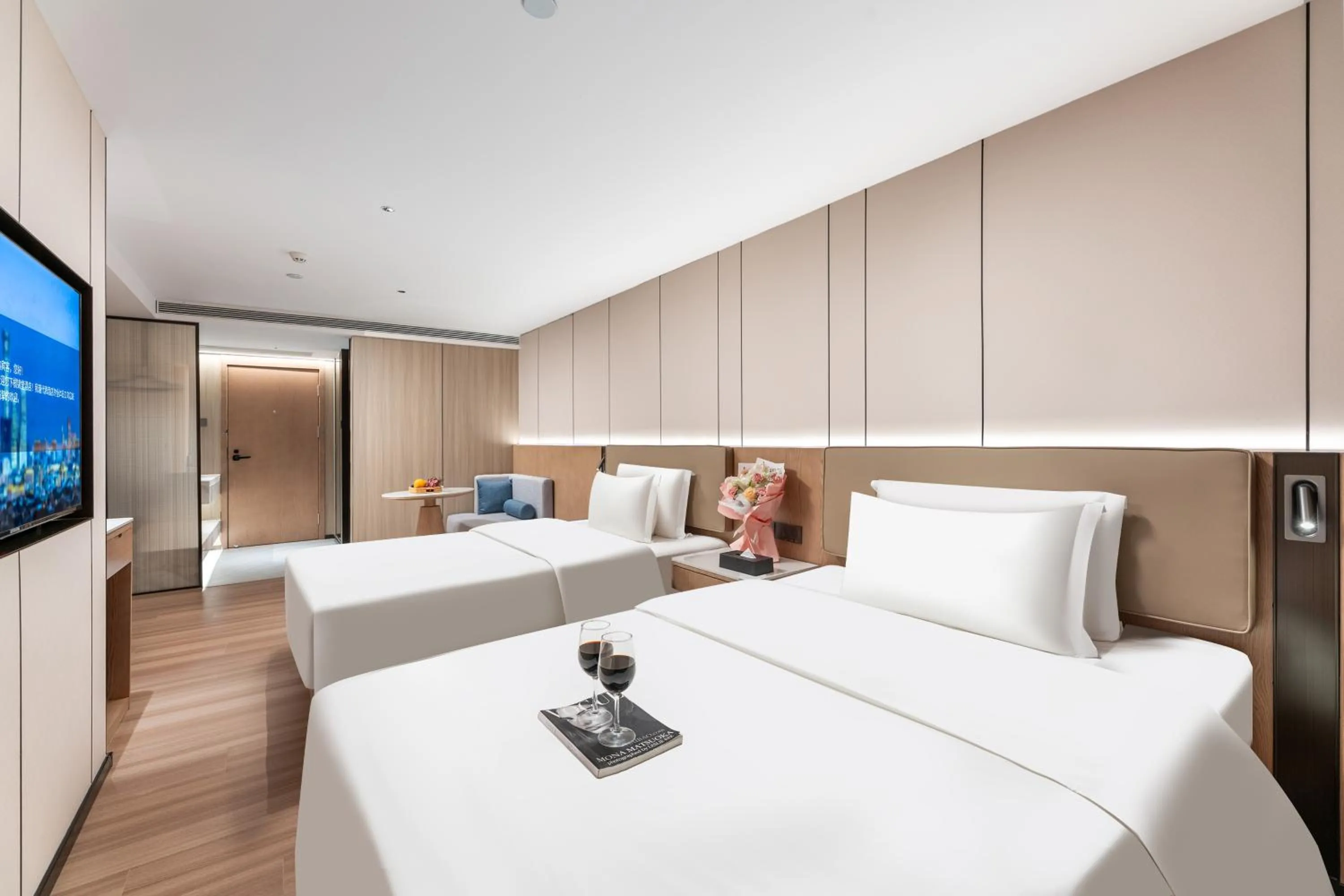 Bed in Guangzhou JinTang Hotel