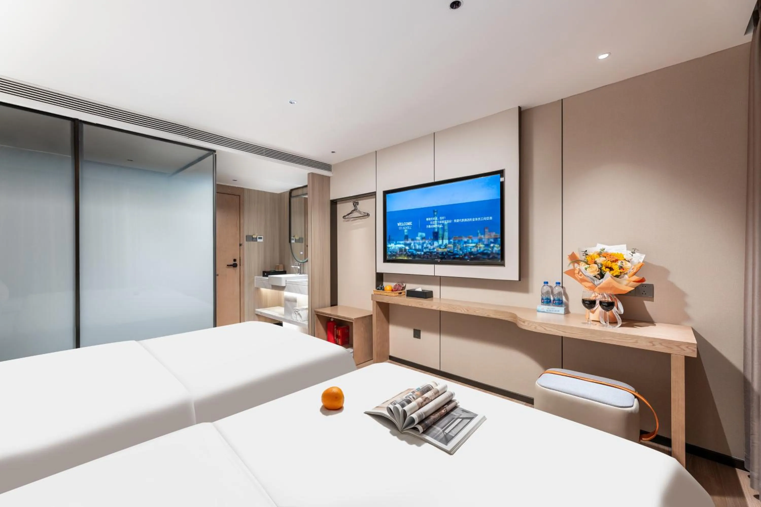 Bed in Guangzhou JinTang Hotel