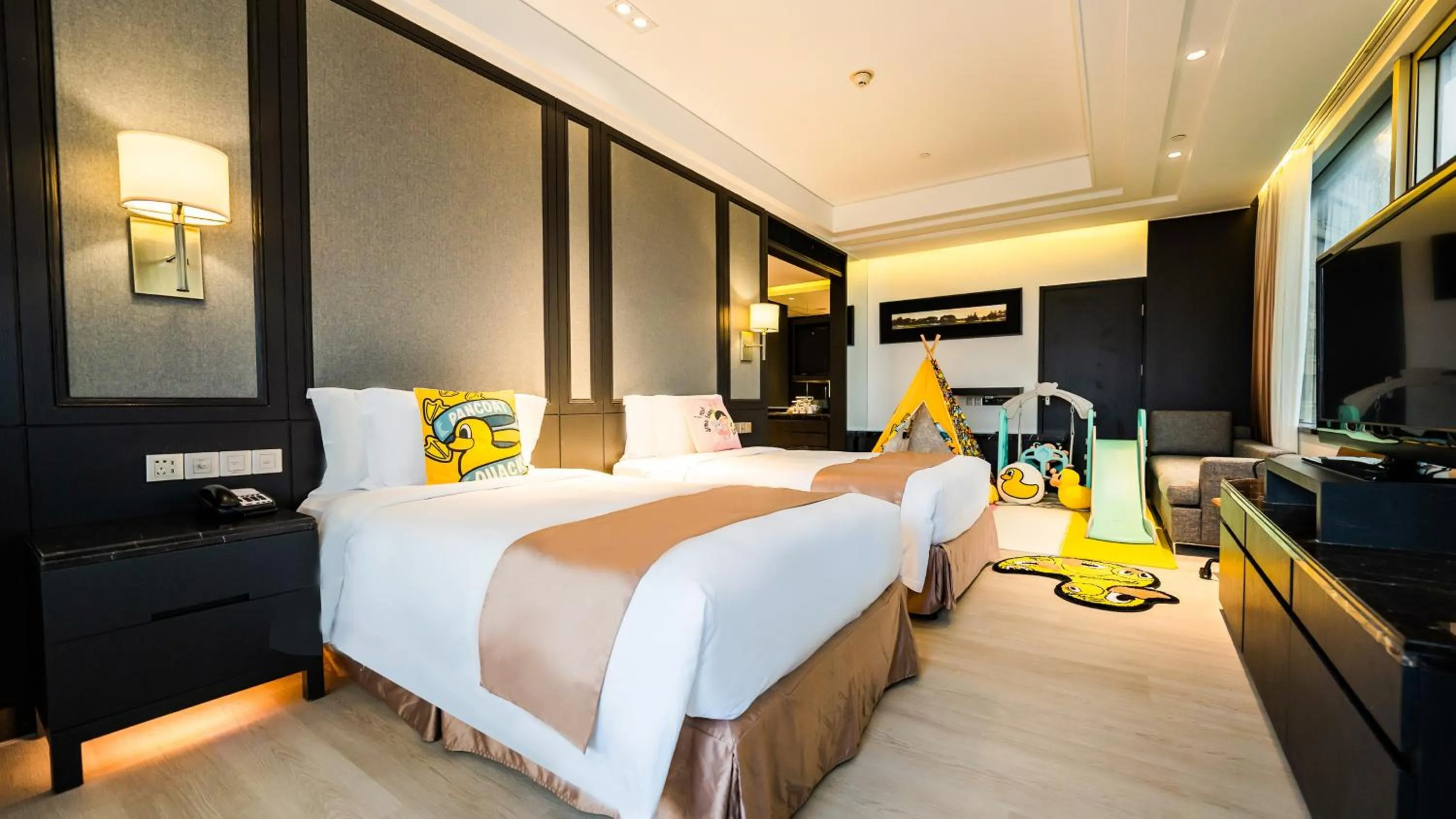 Photo of the whole room in Crowne Plaza Shanghai Anting, an IHG Hotel