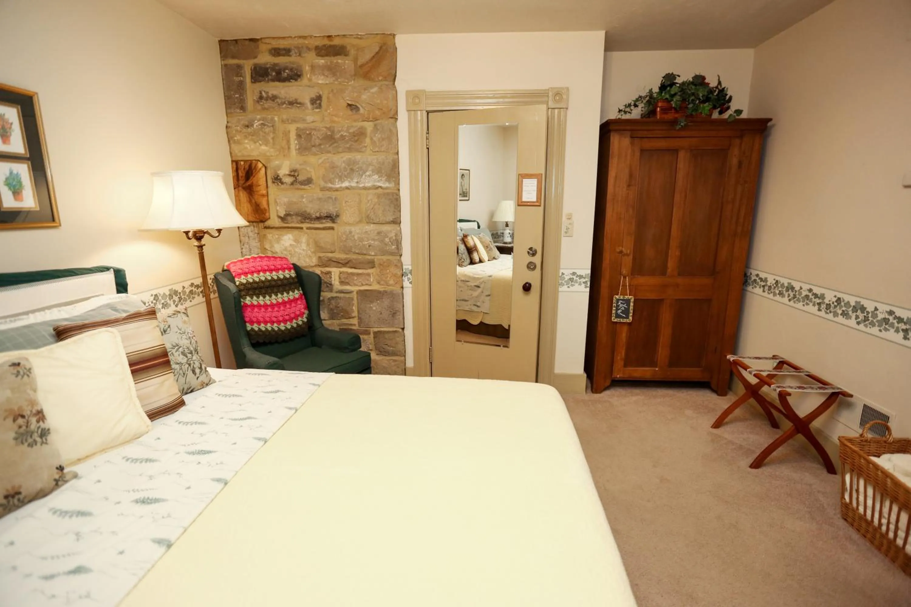 Bed in Deer Creek Winery at Watson Estate