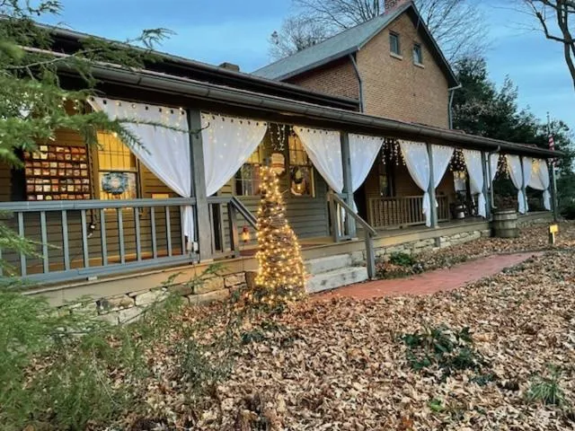 Deer Creek Winery at Watson Estate