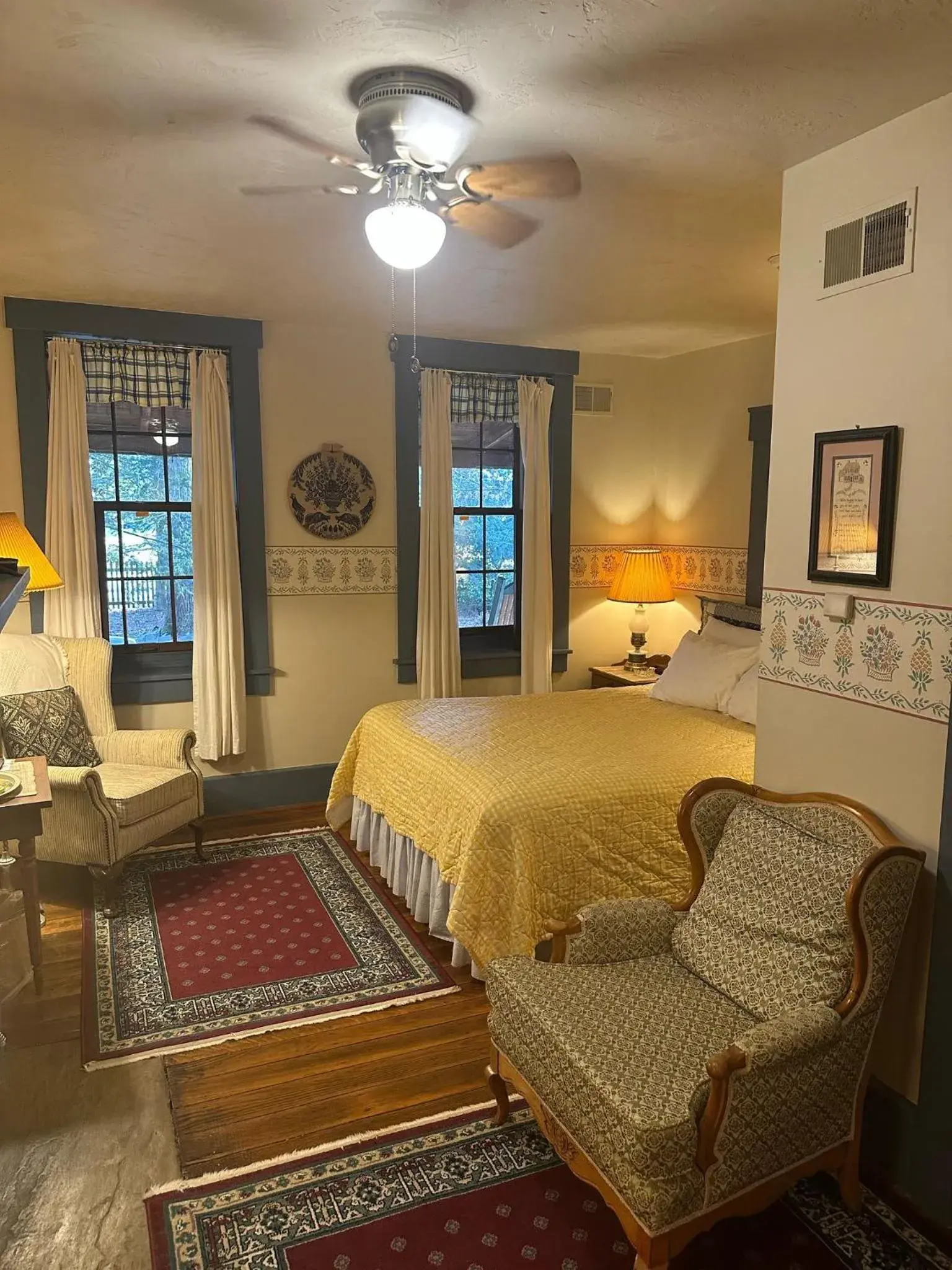 Double Room in Deer Creek Winery at Watson Estate Double Room in Deer Creek Winery at Watson Estate