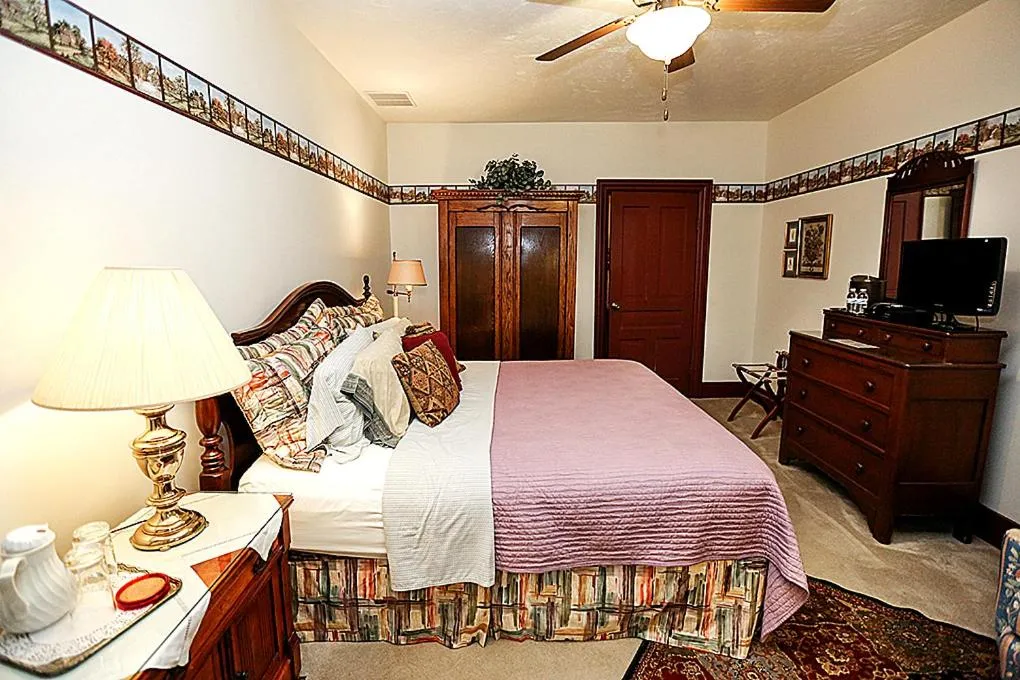 Bed in Deer Creek Winery at Watson Estate