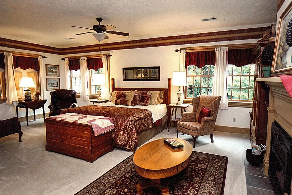 Bed in Deer Creek Winery at Watson Estate