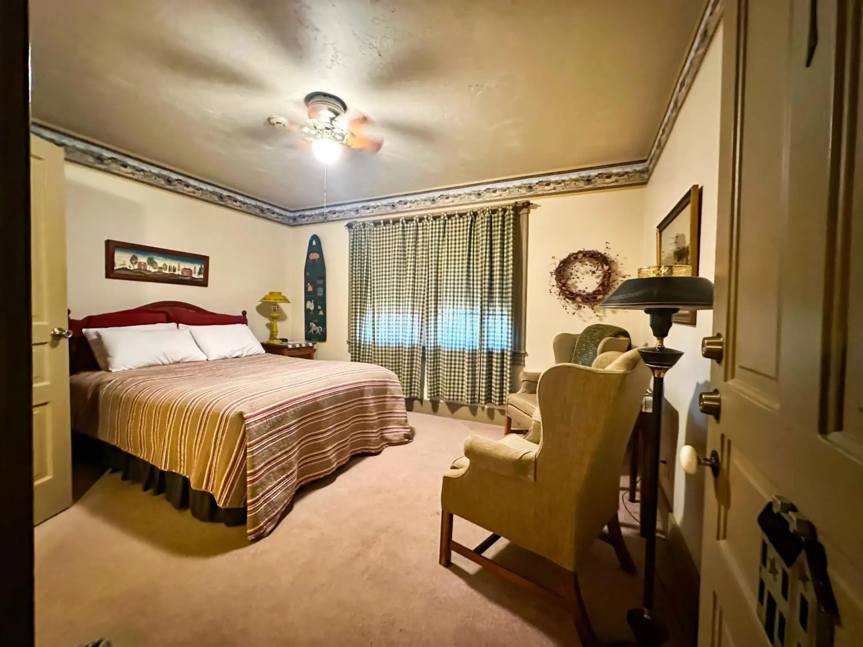 Queen Room - Disability Access in Deer Creek Winery at Watson Estate Queen Room - Disability Access in Deer Creek Winery at Watson Estate