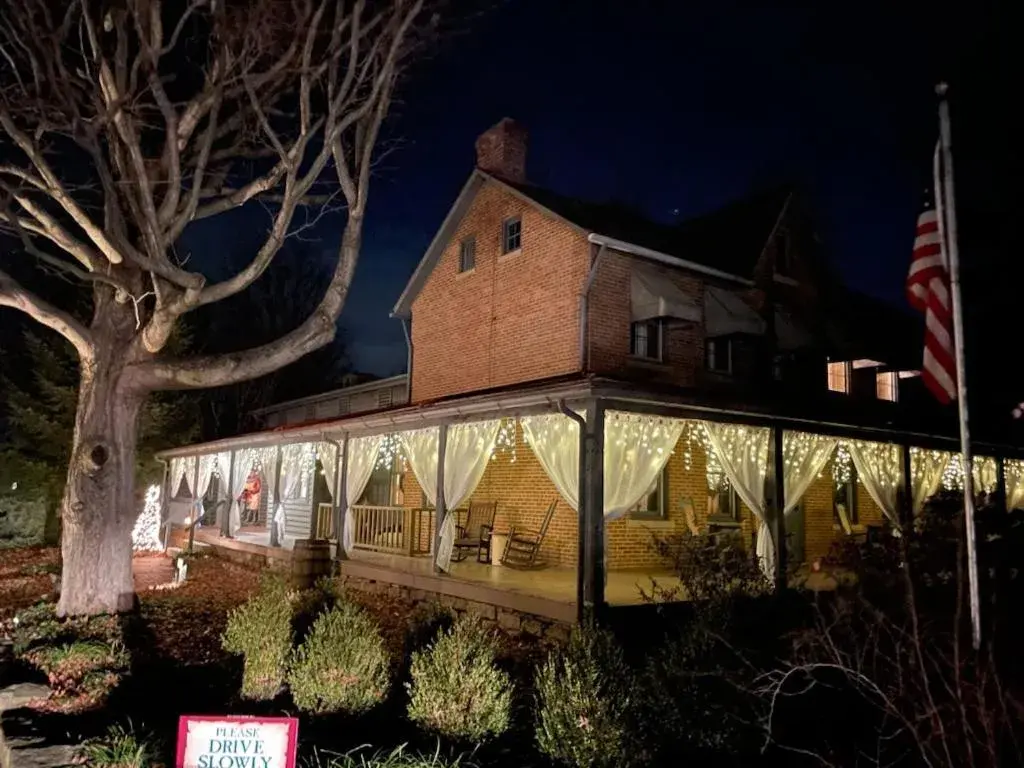 Deer Creek Winery at Watson Estate Deer Creek Winery at Watson Estate