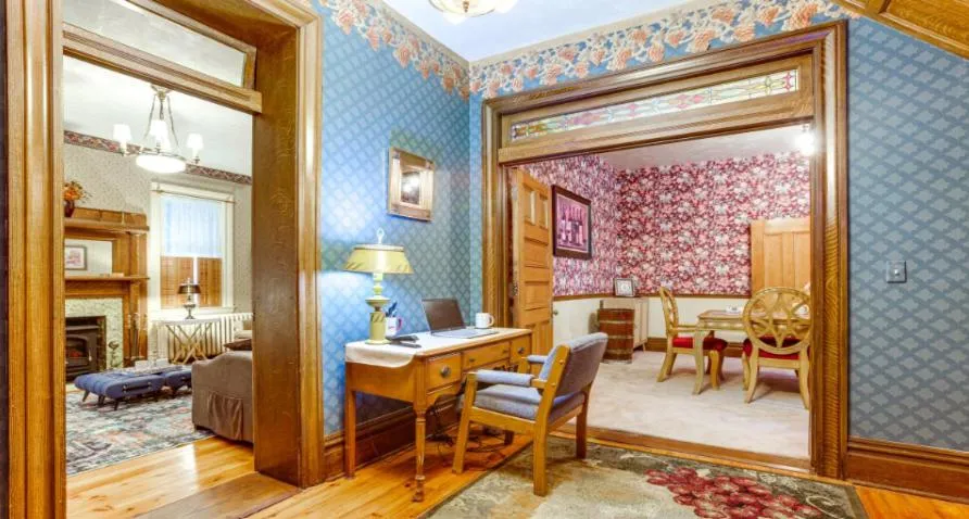 Bed in Deer Creek Winery at Watson Estate