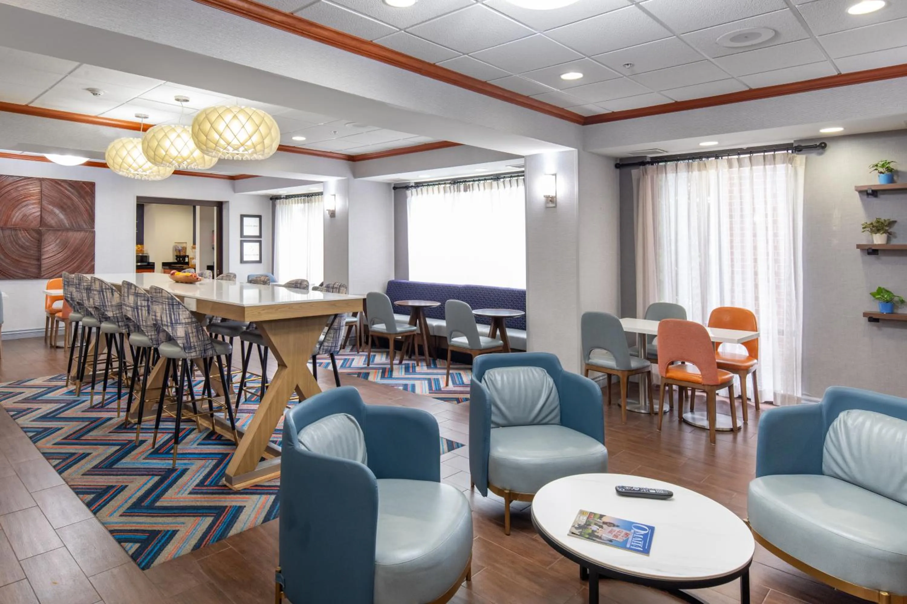 Lobby or reception in Newly Renovated Hampton Inn Omaha West Lakeside