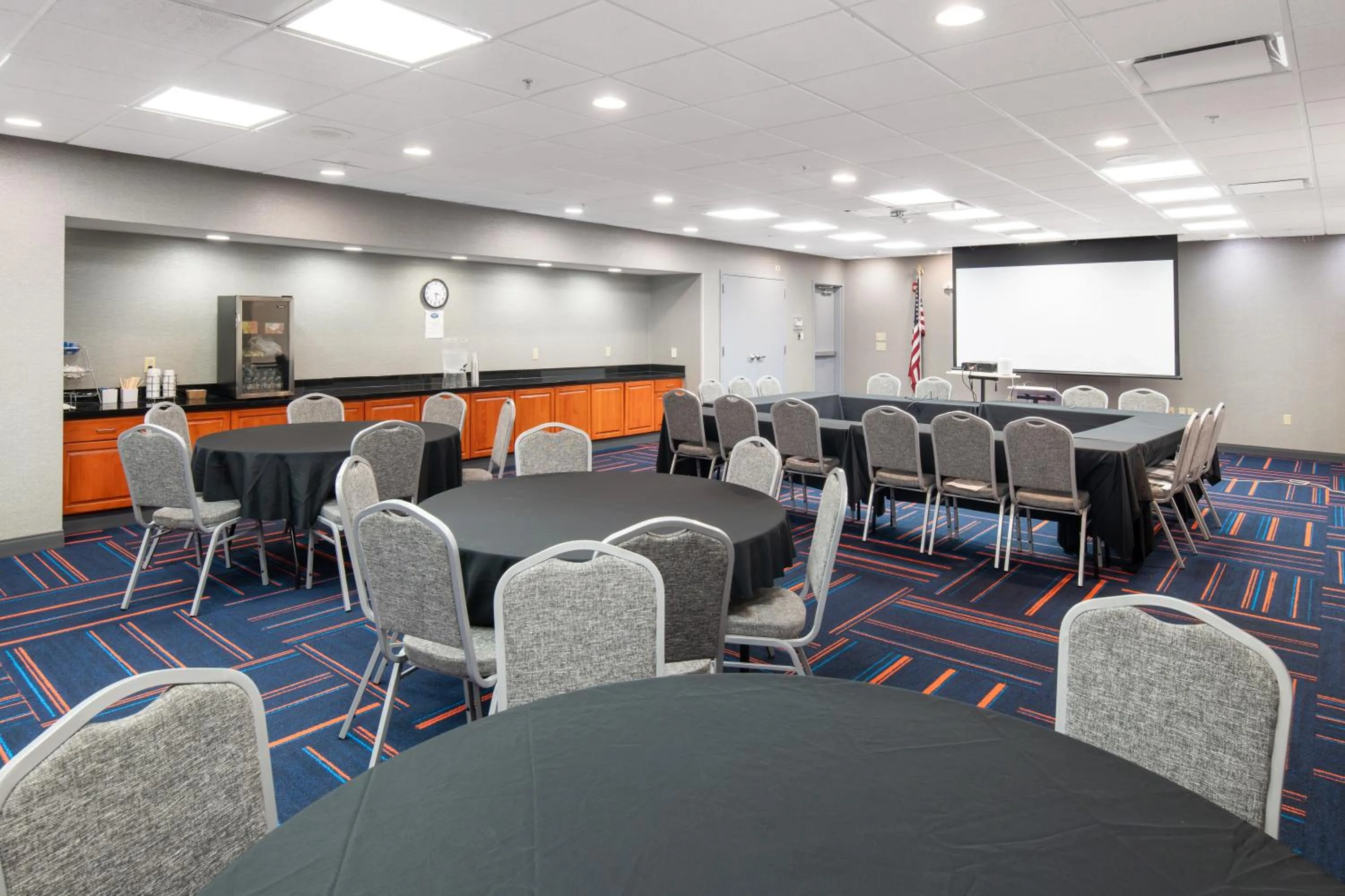 Meeting/conference room in Newly Renovated Hampton Inn Omaha West Lakeside