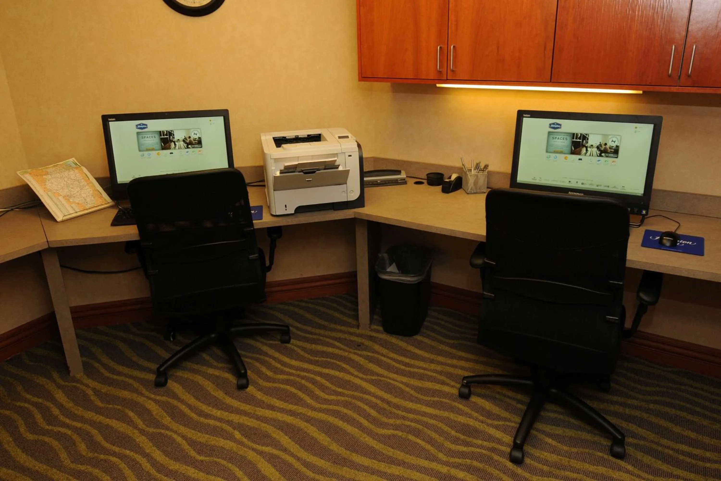 Business facilities in Newly Renovated Hampton Inn Omaha West Lakeside