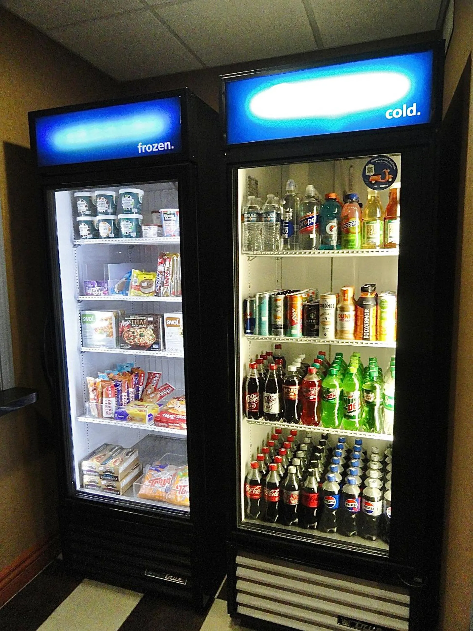 vending machine in Newly Renovated Hampton Inn Omaha West Lakeside