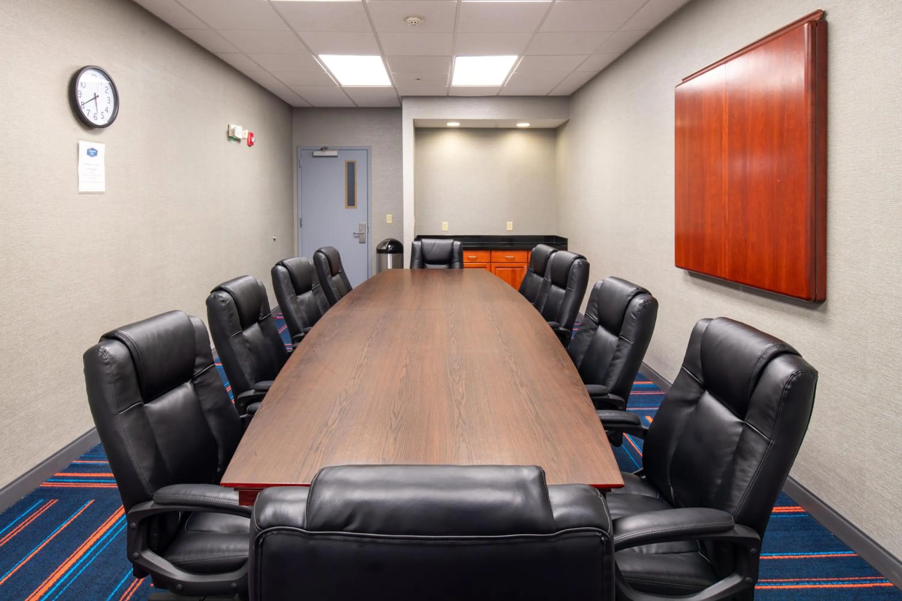 Meeting/conference room in Newly Renovated Hampton Inn Omaha West Lakeside