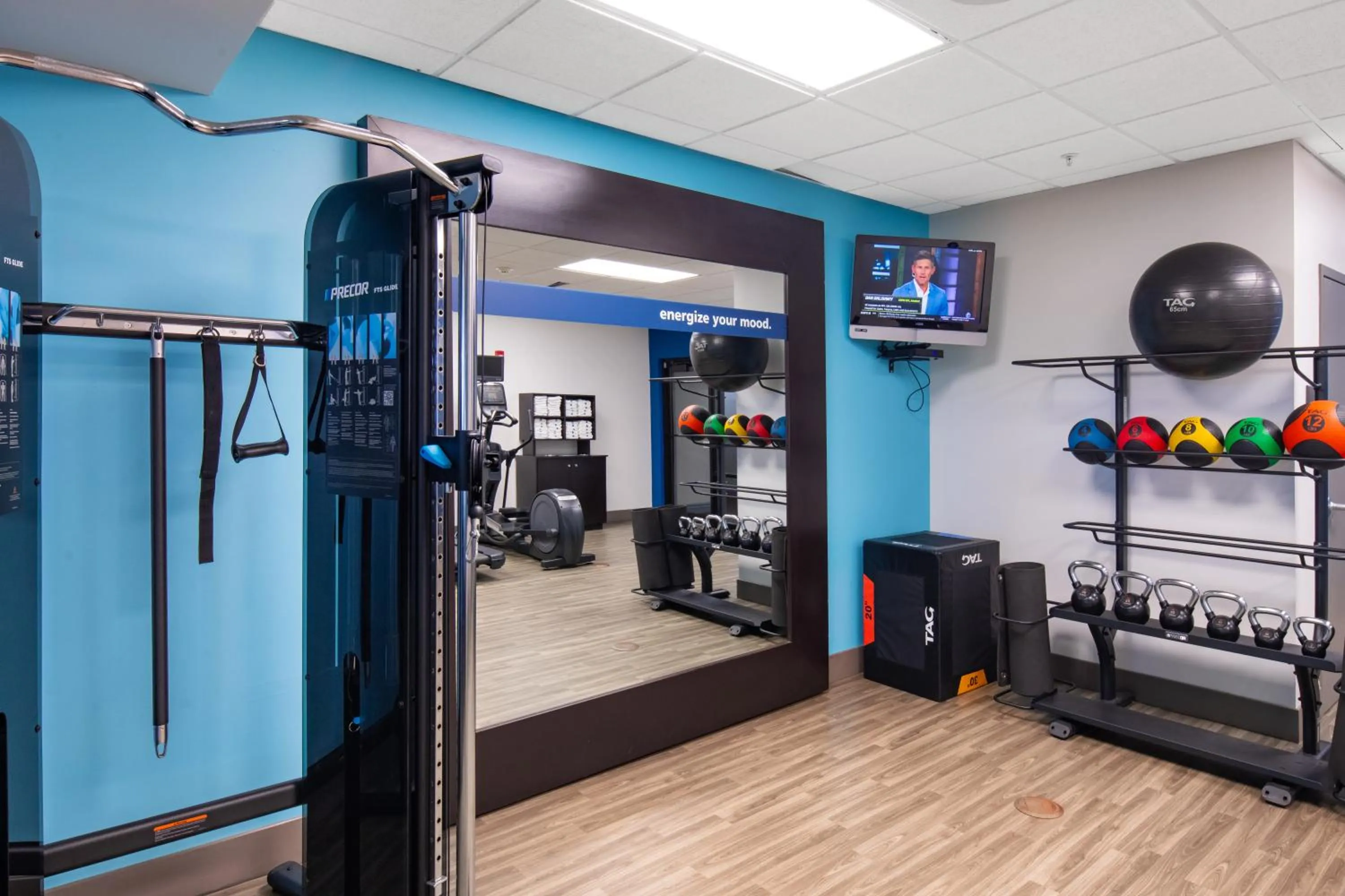 Fitness centre/facilities in Newly Renovated Hampton Inn Omaha West Lakeside