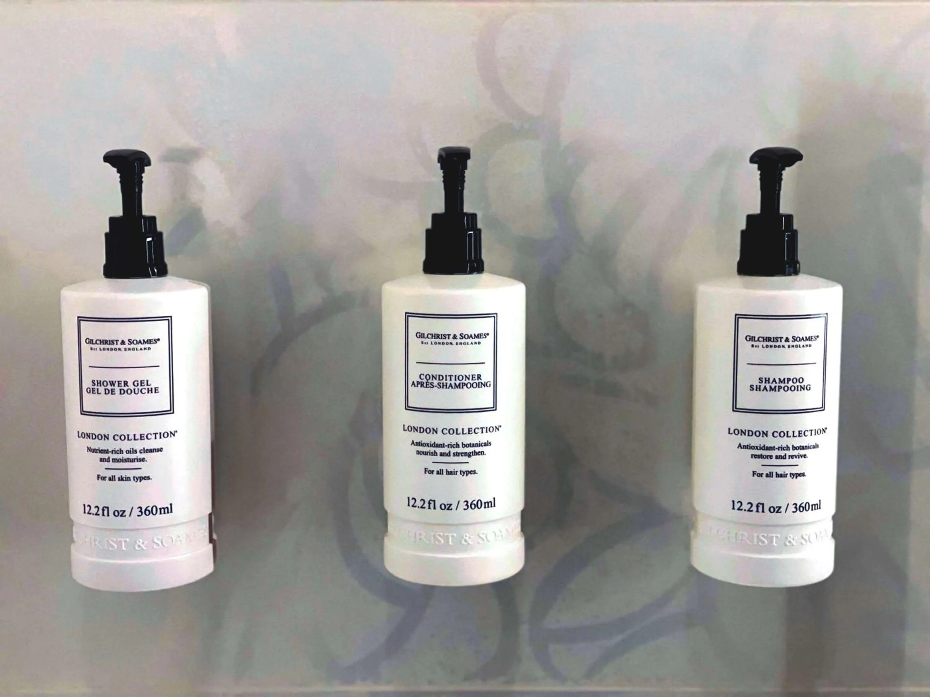 Photo of the whole room in DoubleTree Suites by Hilton Phoenix