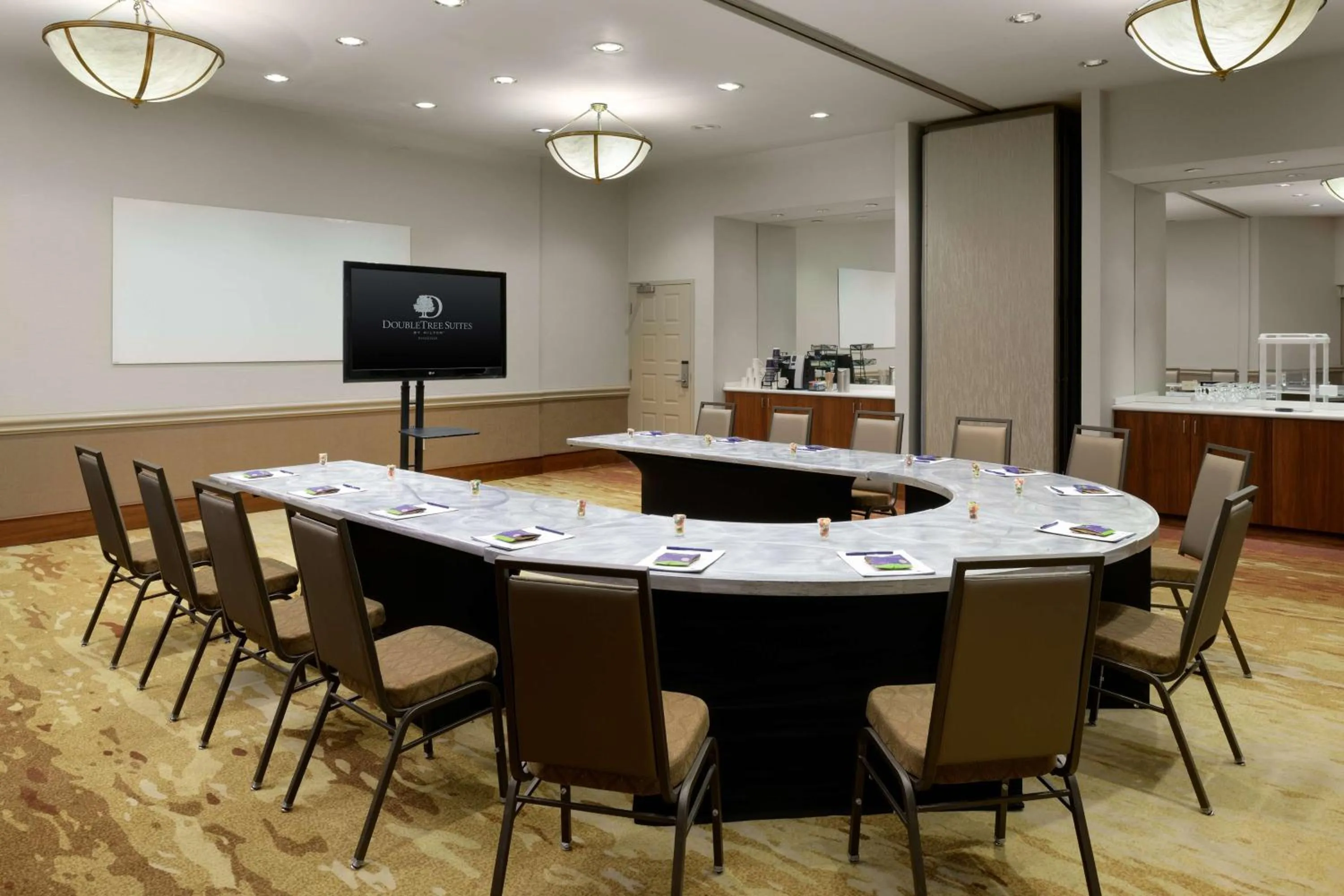 Meeting/conference room in DoubleTree Suites by Hilton Phoenix