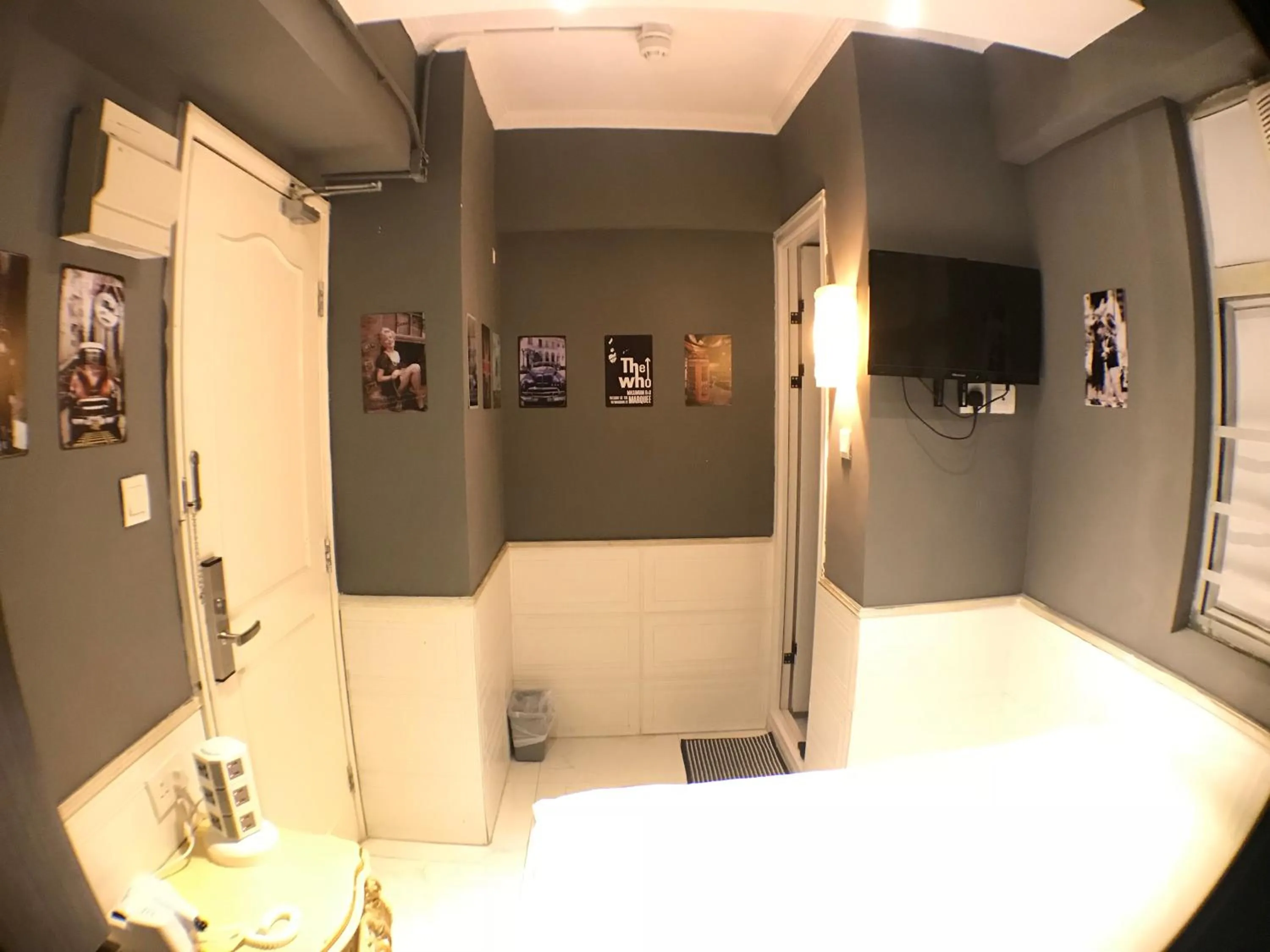 Bed in The House (Baguio)