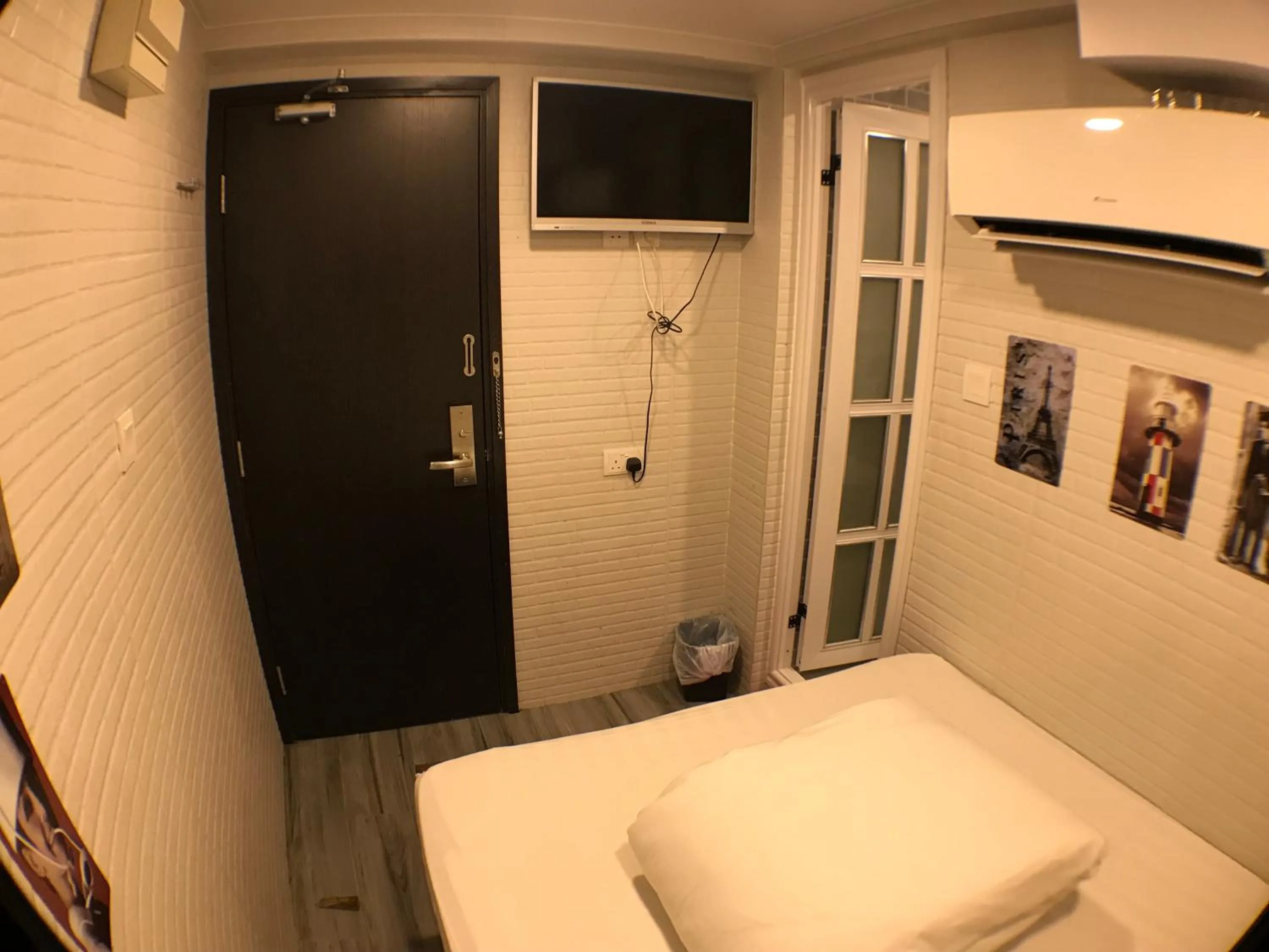 Bed in The House (Baguio)