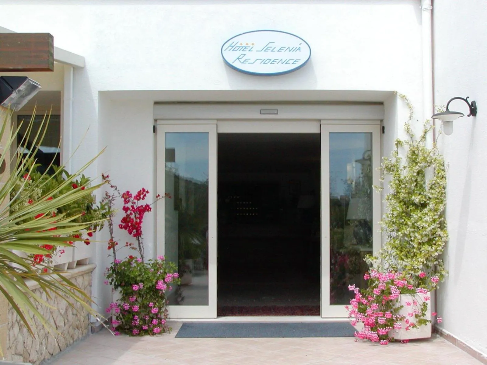 Facade/entrance in Hotel Selenia Residence