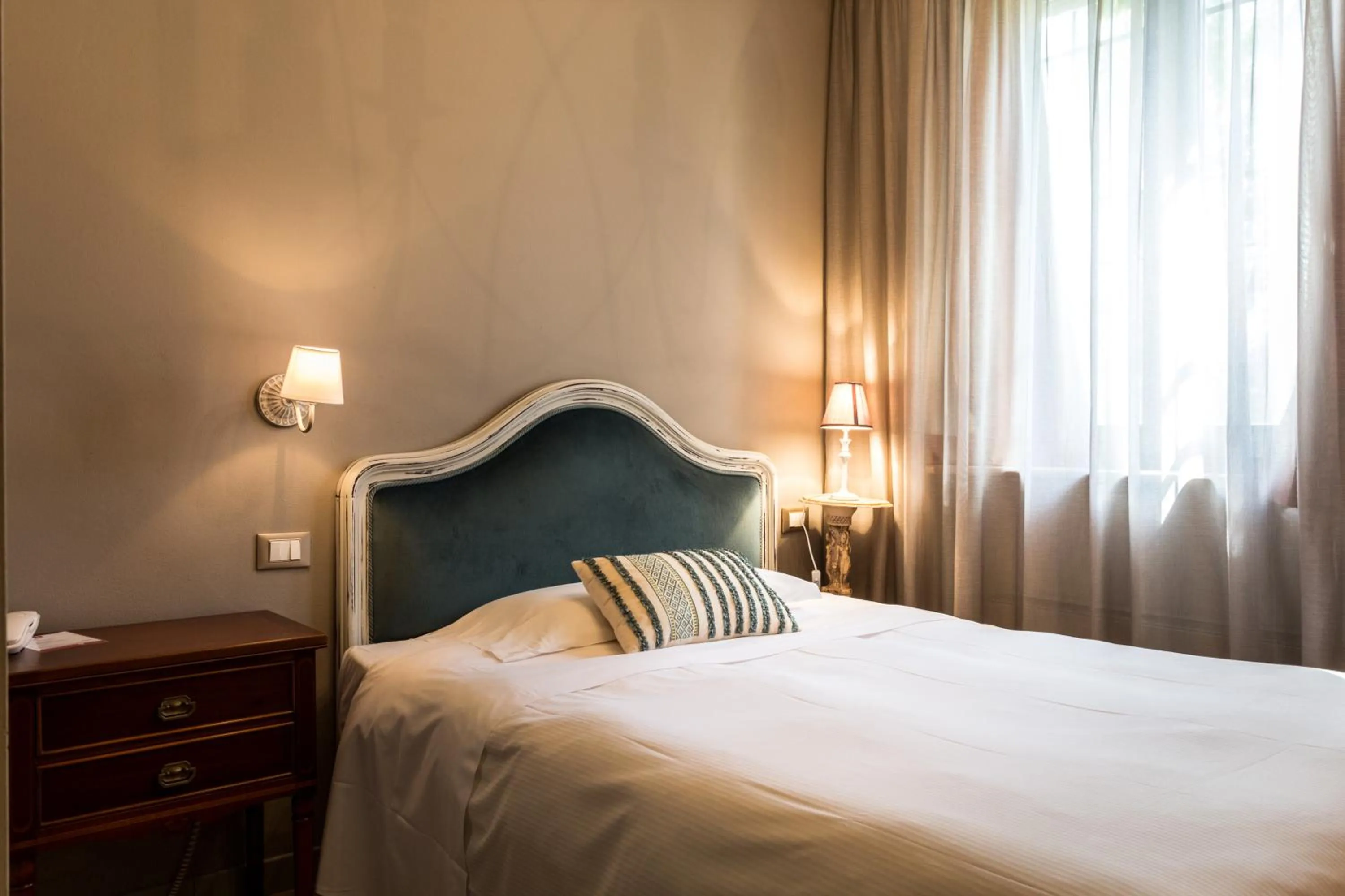 Photo of the whole room, Bed in La Maison De Vì