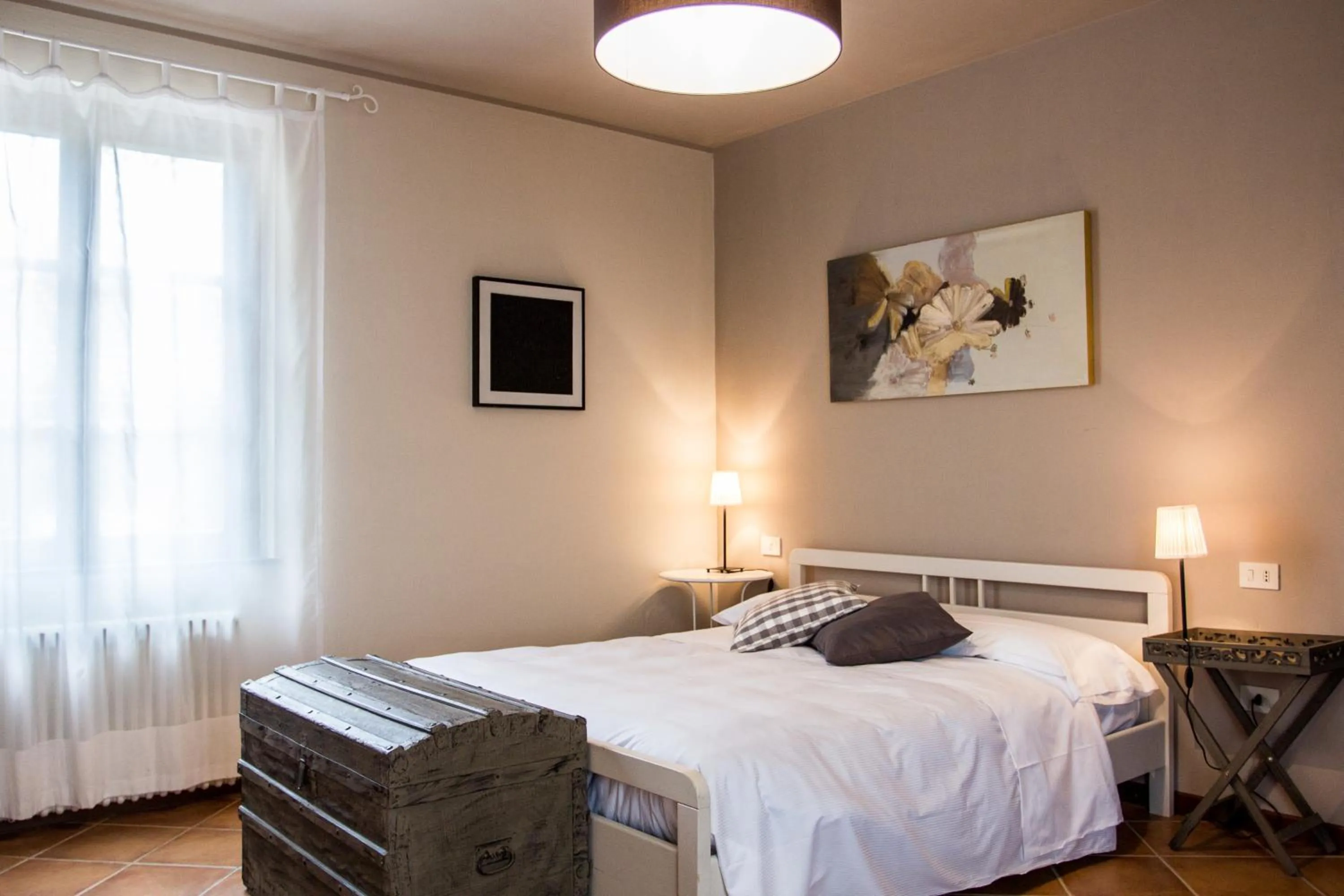 Photo of the whole room, Bed in La Maison De Vì