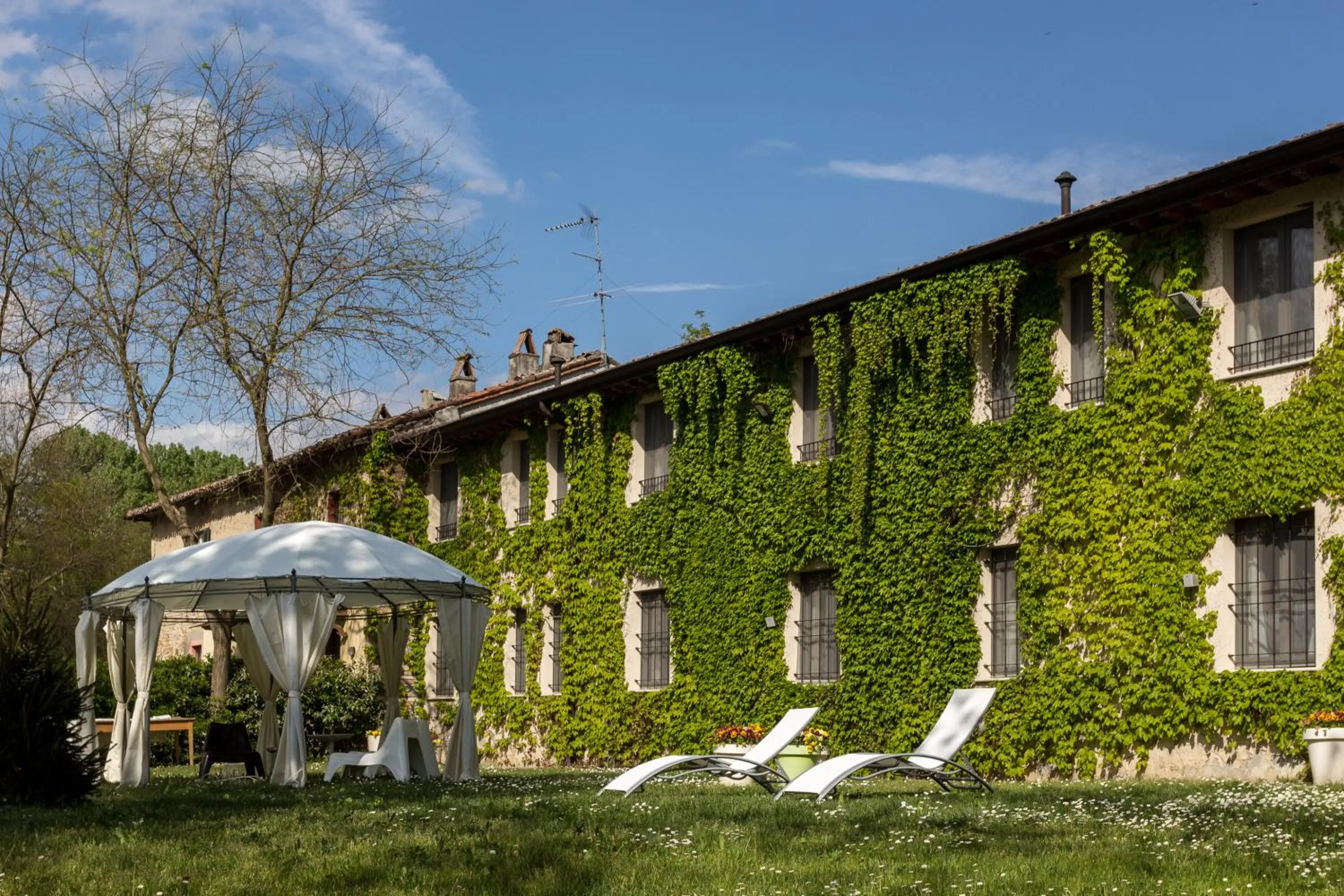 Summer in La Maison De Vì