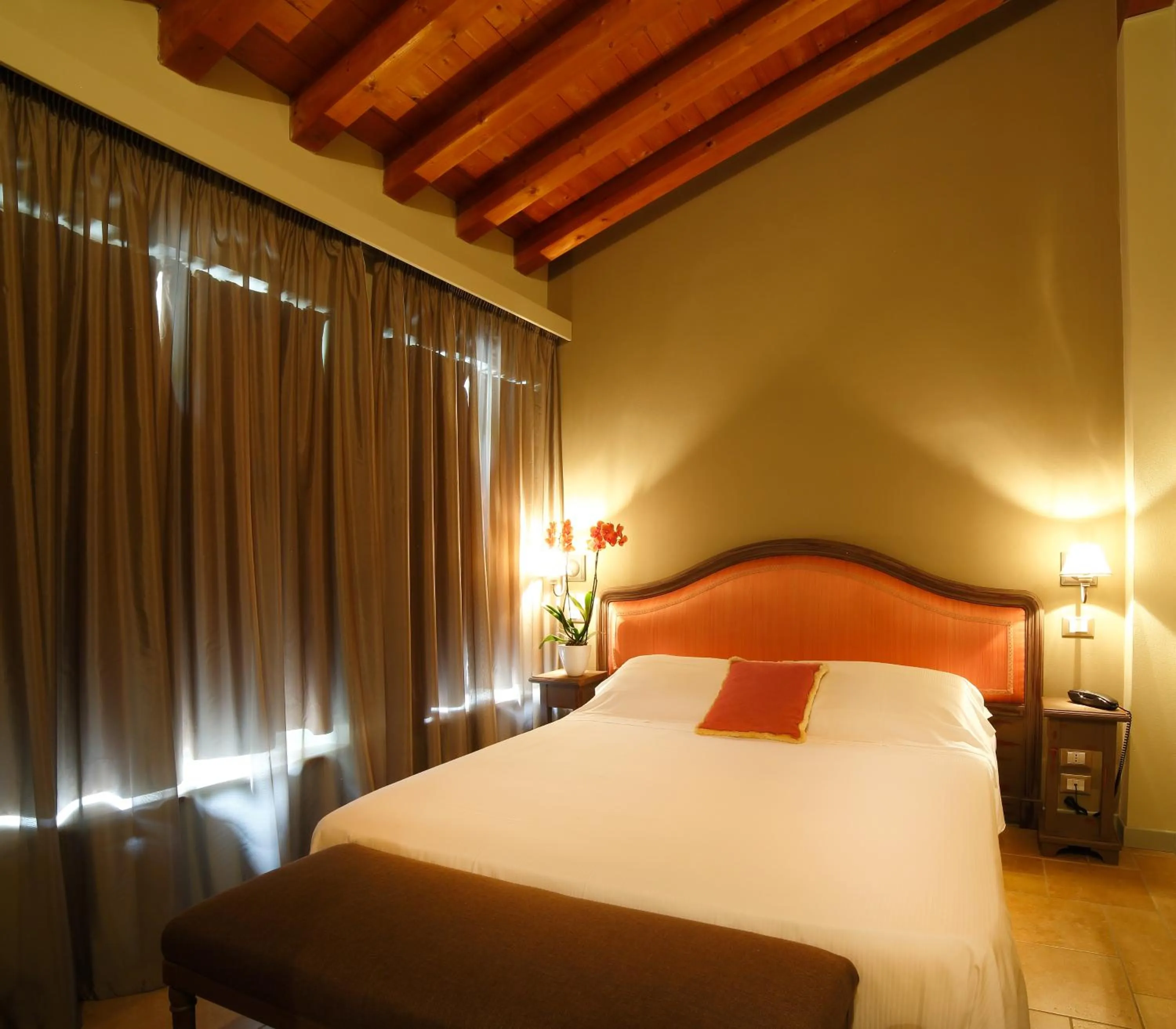 Photo of the whole room, Bed in La Maison De Vì